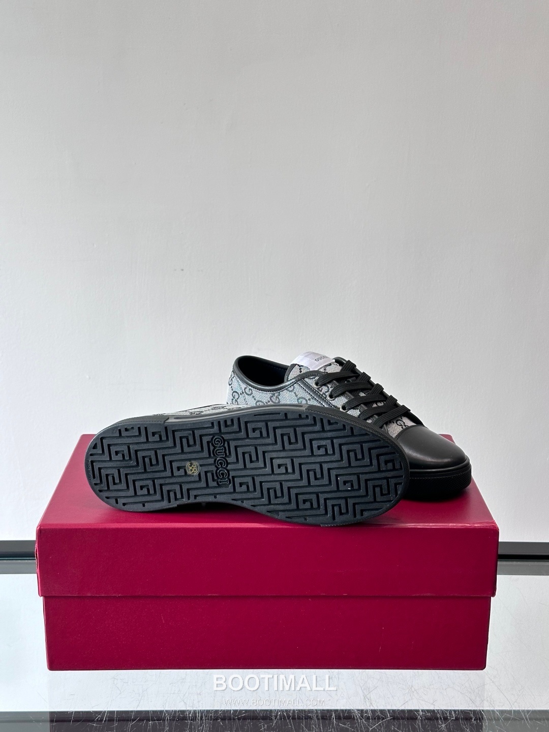 Gucci GG Embossed Calfskin Low Sneakers with Metal Eyelet Detail 구찌 GG 엠보싱 카프스킨 로우 스니커즈 메탈 아일렛 디테일 3.5cm 9