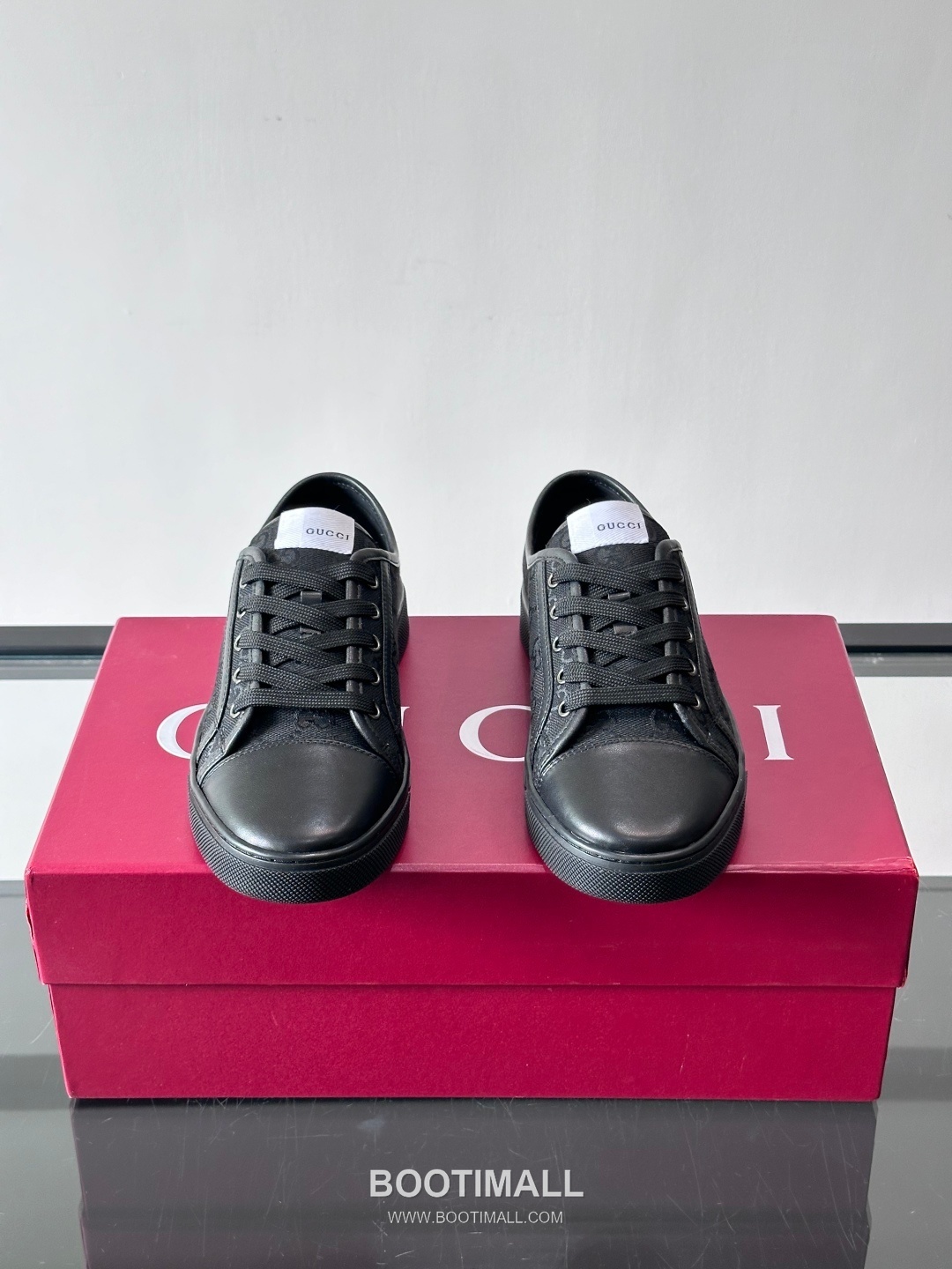 Gucci GG Embossed Calfskin Low Sneakers with Metal Eyelet Detail 구찌 GG 엠보싱 카프스킨 로우 스니커즈 메탈 아일렛 디테일 3.5cm 2