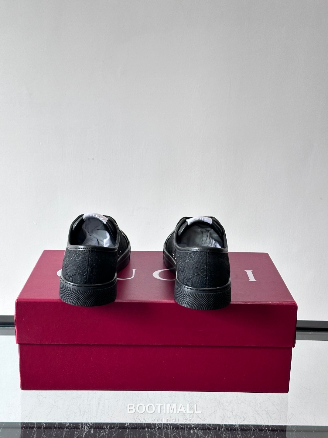 Gucci GG Embossed Calfskin Low Sneakers with Metal Eyelet Detail 구찌 GG 엠보싱 카프스킨 로우 스니커즈 메탈 아일렛 디테일 3.5cm 8