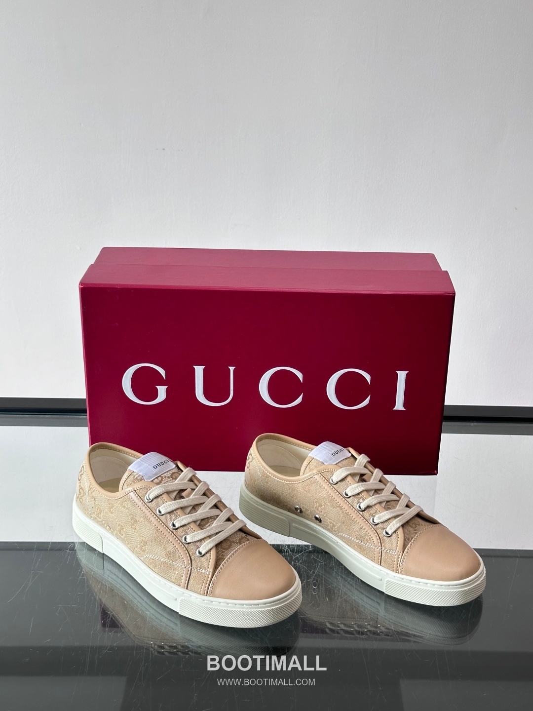 Gucci GG Embossed Calfskin Low Sneakers with Metal Eyelet Detail 구찌 GG 엠보싱 카프스킨 로우 스니커즈 메탈 아일렛 디테일 3.5cm 5
