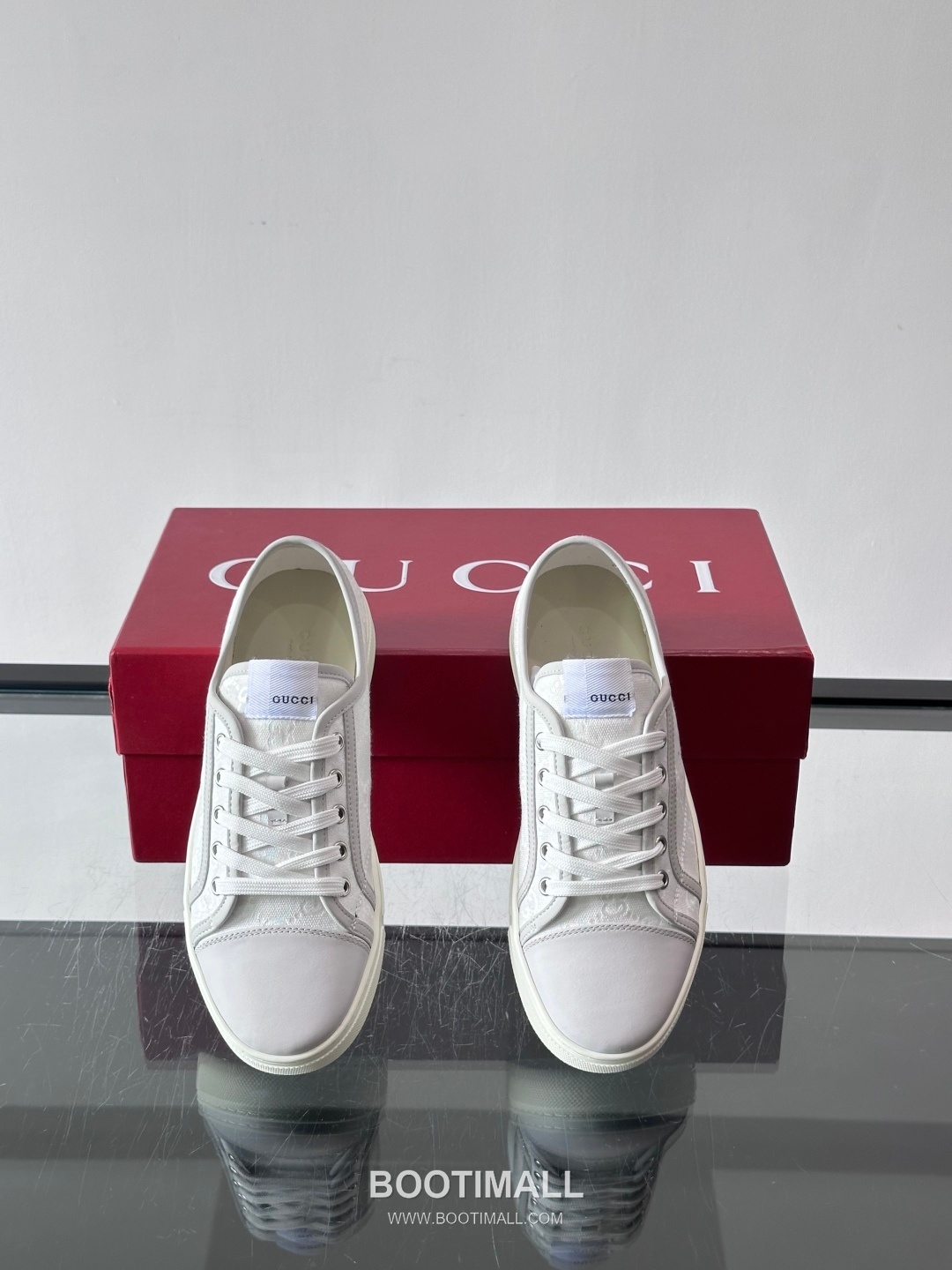 Gucci GG Embossed Calfskin Low Sneakers with Metal Eyelet Detail 구찌 GG 엠보싱 카프스킨 로우 스니커즈 메탈 아일렛 디테일 3.5cm 6