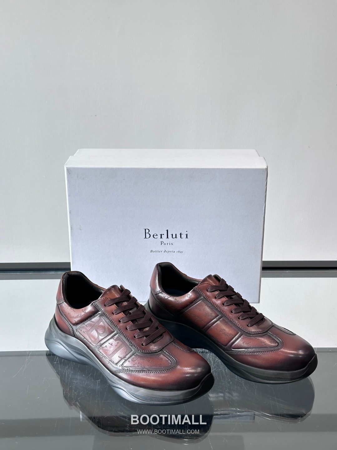 Berluti Calfskin Low Sneakers with Embossed Logo Detail 벨루티 카프스킨 로우 스니커즈 엠보싱 로고 디테일 4.5cm 5