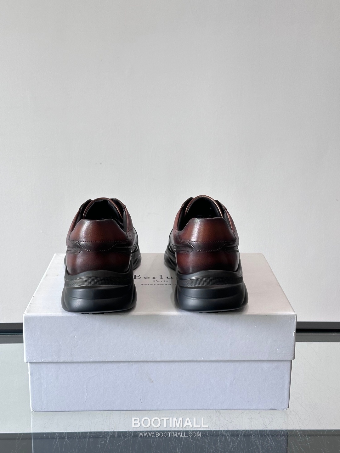 Berluti Calfskin Low Sneakers with Embossed Logo Detail 벨루티 카프스킨 로우 스니커즈 엠보싱 로고 디테일 4.5cm 9