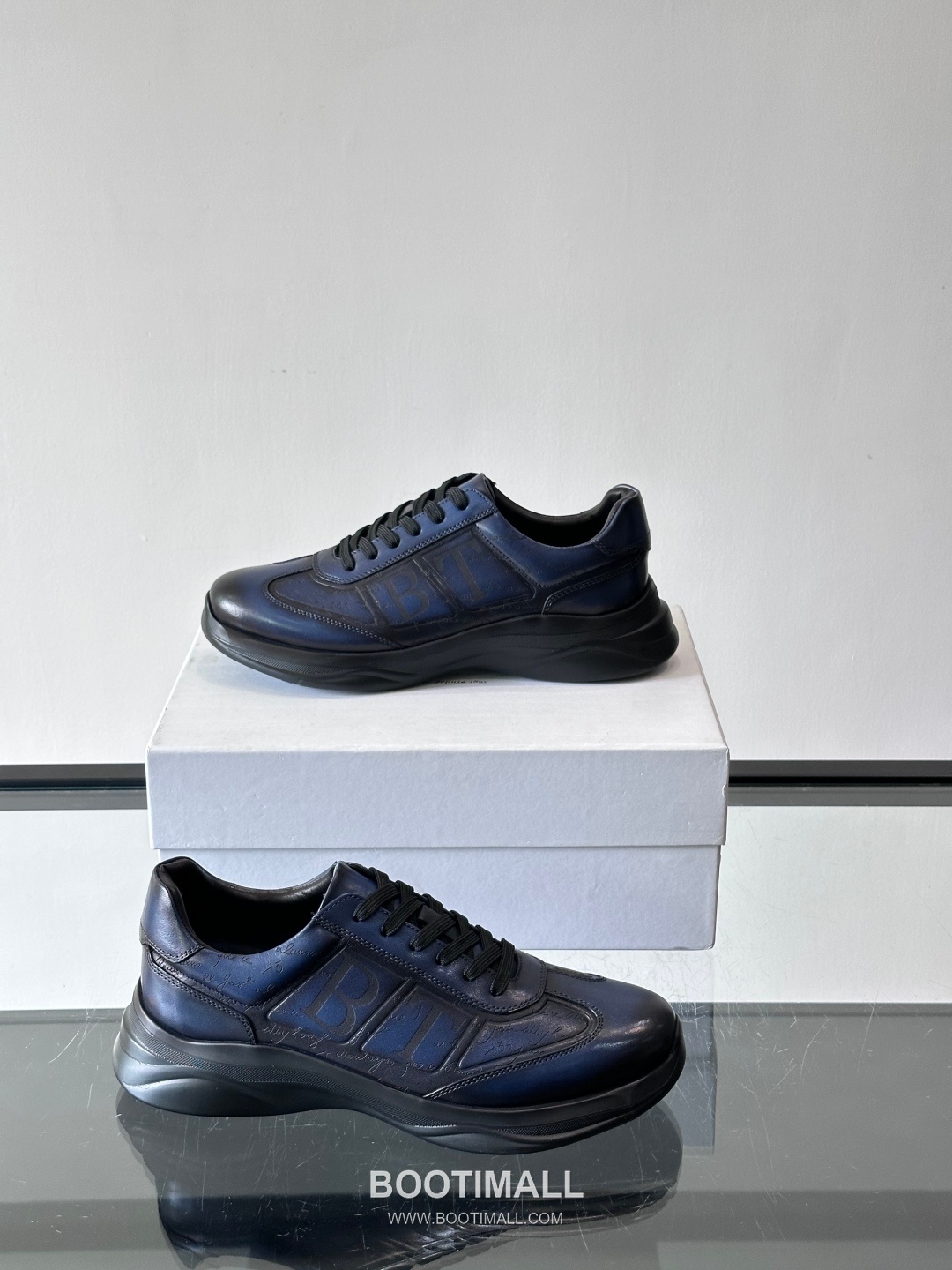 Berluti Calfskin Low Sneakers with Embossed Logo Detail 벨루티 카프스킨 로우 스니커즈 엠보싱 로고 디테일 4.5cm 4