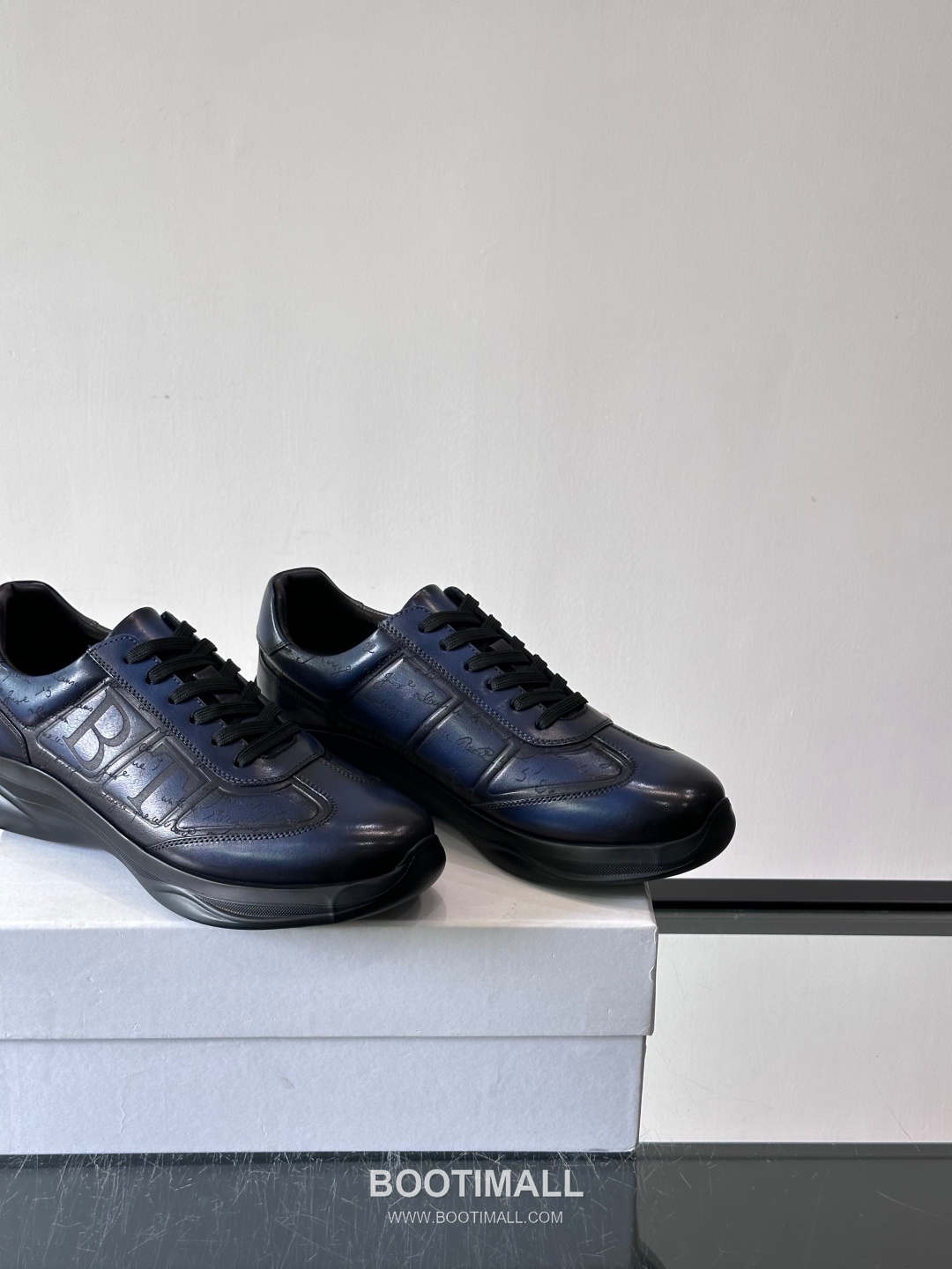 Berluti Calfskin Low Sneakers with Embossed Logo Detail 벨루티 카프스킨 로우 스니커즈 엠보싱 로고 디테일 4.5cm 7