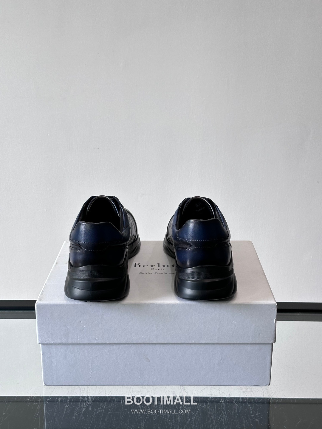 Berluti Calfskin Low Sneakers with Embossed Logo Detail 벨루티 카프스킨 로우 스니커즈 엠보싱 로고 디테일 4.5cm 8