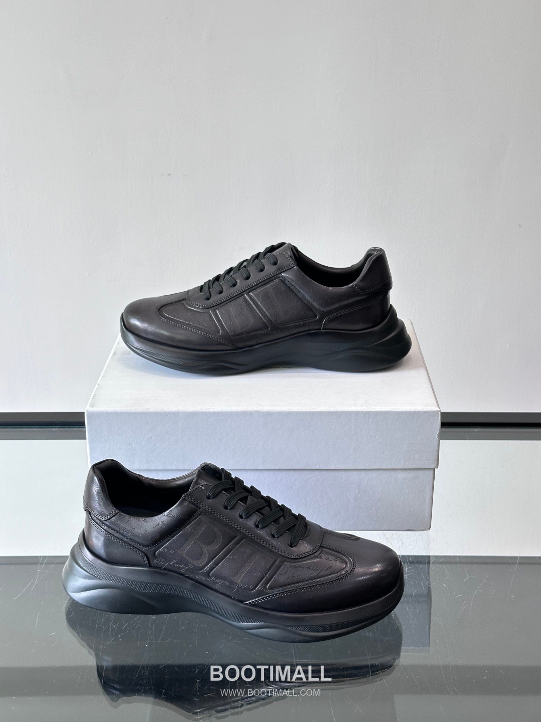 Berluti Calfskin Low Sneakers with Embossed Logo Detail 벨루티 카프스킨 로우 스니커즈 엠보싱 로고 디테일 4.5cm 4