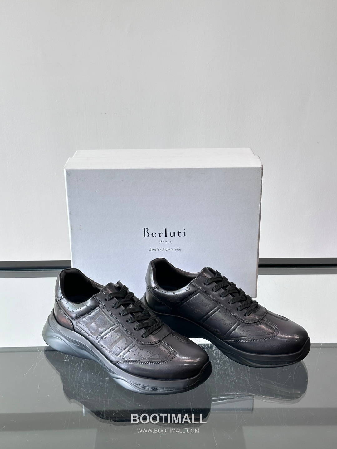 Berluti Calfskin Low Sneakers with Embossed Logo Detail 벨루티 카프스킨 로우 스니커즈 엠보싱 로고 디테일 4.5cm 5