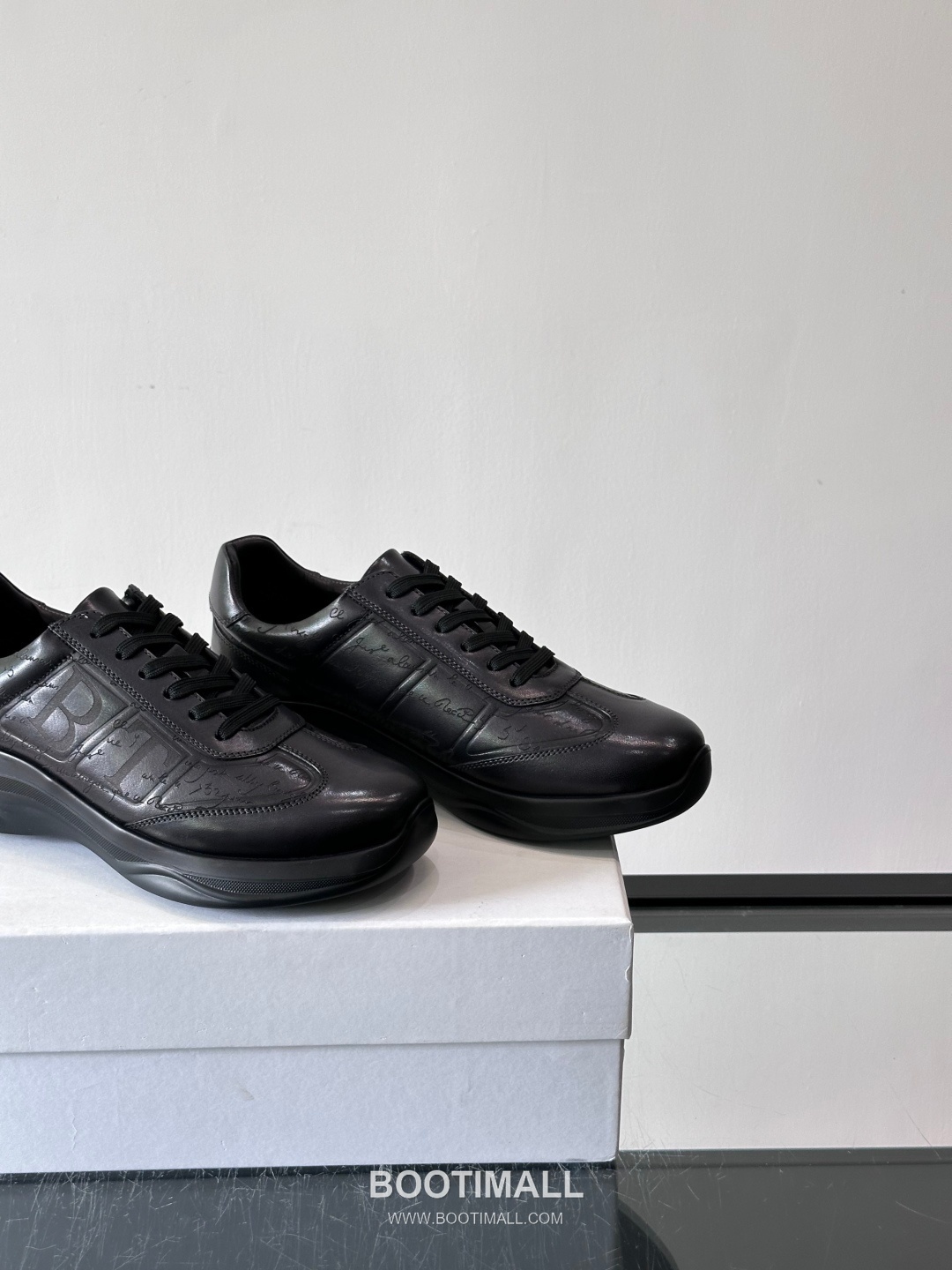 Berluti Calfskin Low Sneakers with Embossed Logo Detail 벨루티 카프스킨 로우 스니커즈 엠보싱 로고 디테일 4.5cm 7
