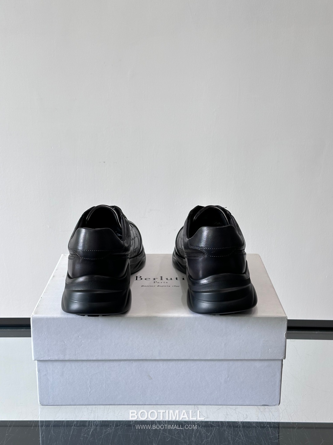 Berluti Calfskin Low Sneakers with Embossed Logo Detail 벨루티 카프스킨 로우 스니커즈 엠보싱 로고 디테일 4.5cm 8