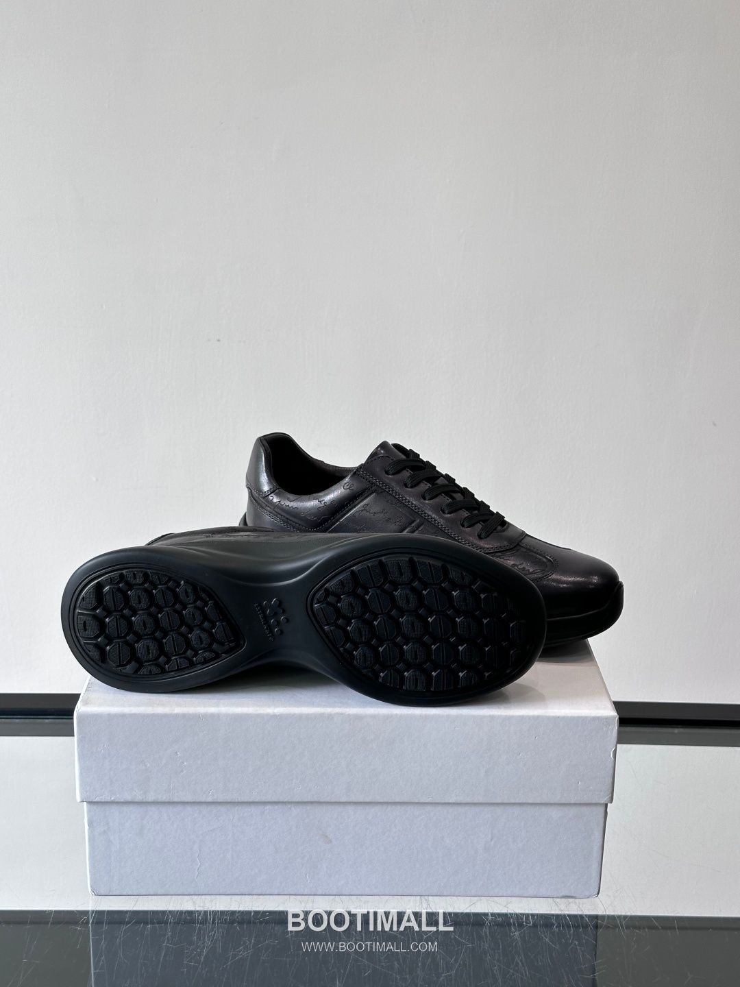 Berluti Calfskin Low Sneakers with Embossed Logo Detail 벨루티 카프스킨 로우 스니커즈 엠보싱 로고 디테일 4.5cm 9