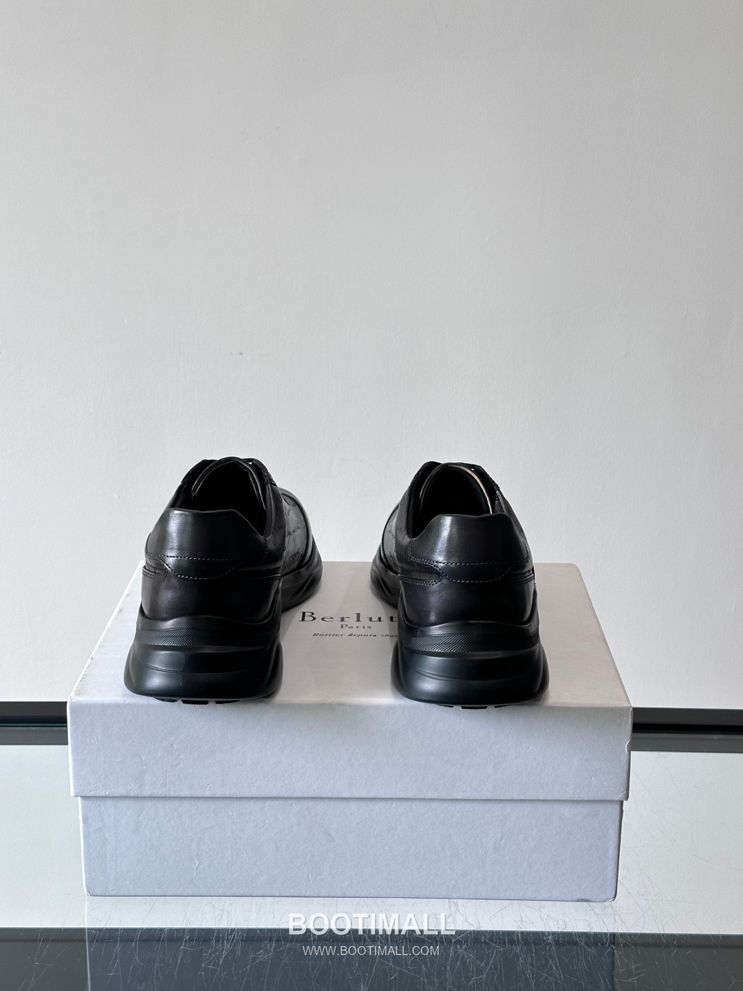 Berluti Calfskin Low Sneakers with Embossed Logo Detail 벨루티 카프스킨 로우 스니커즈 엠보싱 로고 디테일 4.5cm 8