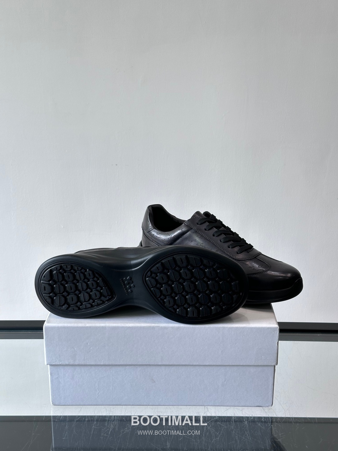 Berluti Calfskin Low Sneakers with Embossed Logo Detail 벨루티 카프스킨 로우 스니커즈 엠보싱 로고 디테일 4.5cm 9