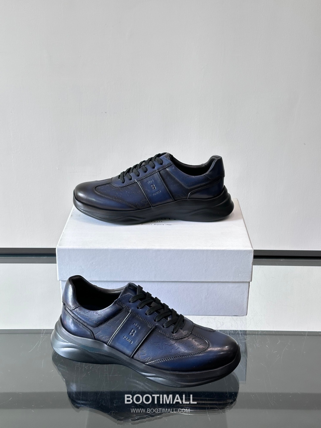 Berluti Calfskin Low Sneakers with Embossed Logo Detail 벨루티 카프스킨 로우 스니커즈 엠보싱 로고 디테일 4.5cm 4