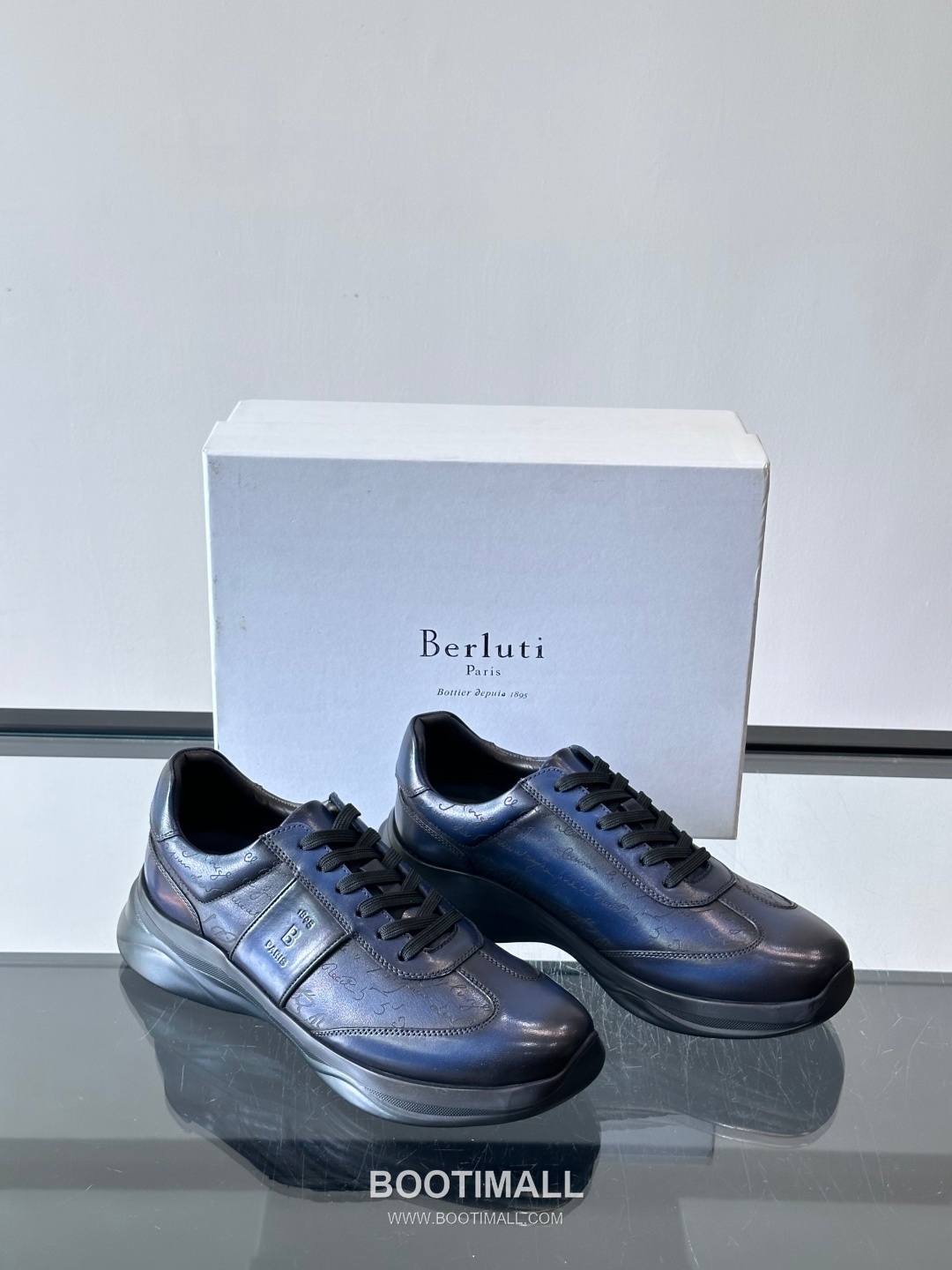 Berluti Calfskin Low Sneakers with Embossed Logo Detail 벨루티 카프스킨 로우 스니커즈 엠보싱 로고 디테일 4.5cm 5