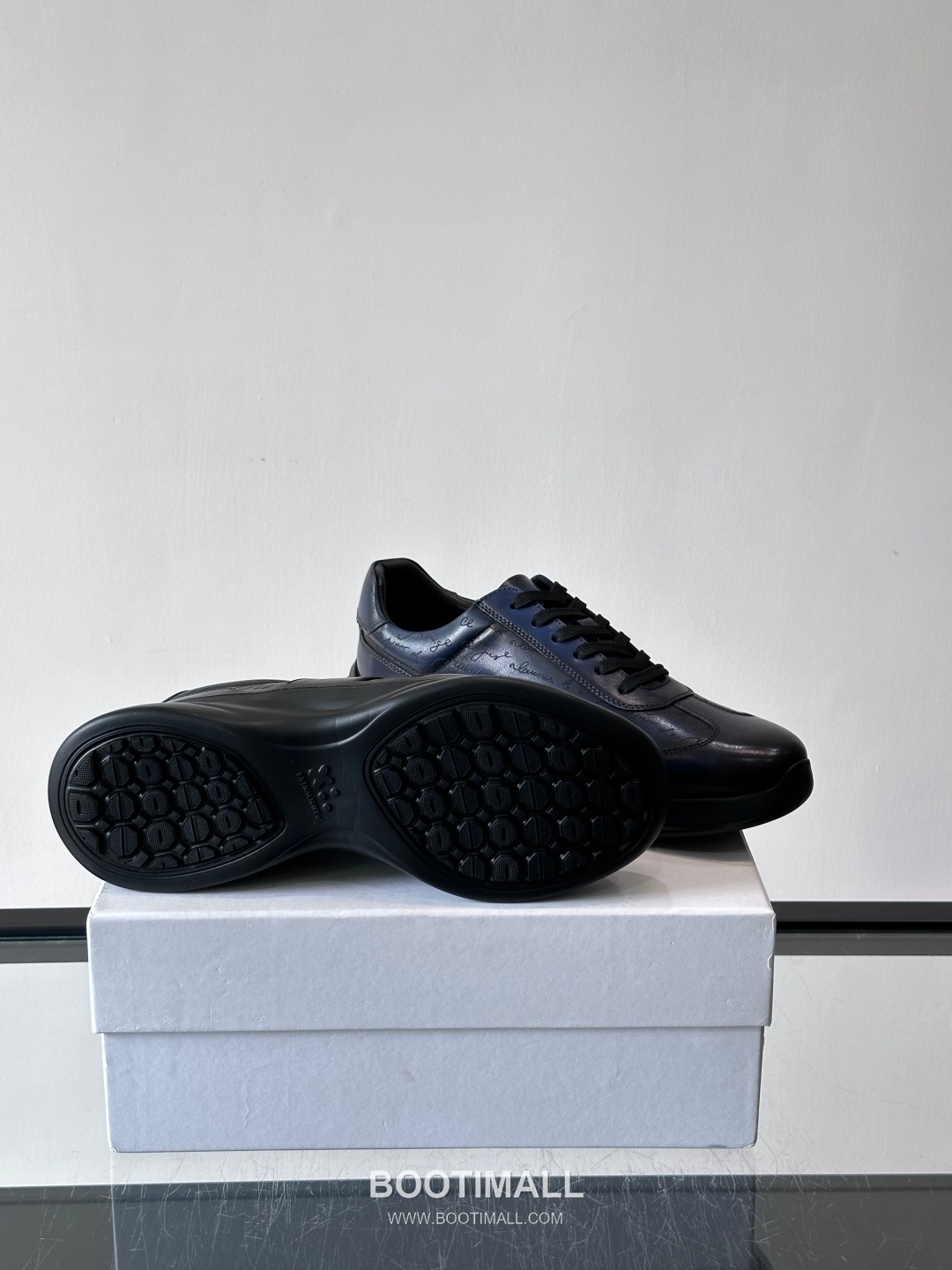 Berluti Calfskin Low Sneakers with Embossed Logo Detail 벨루티 카프스킨 로우 스니커즈 엠보싱 로고 디테일 4.5cm 9