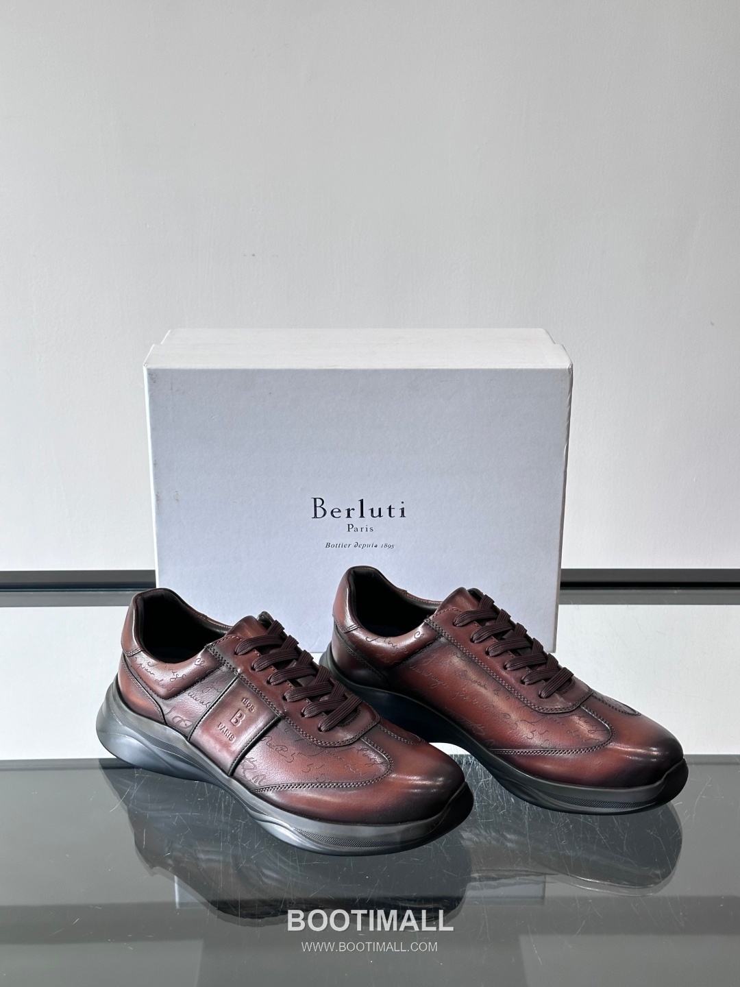 Berluti Calfskin Low Sneakers with Embossed Logo Detail 벨루티 카프스킨 로우 스니커즈 엠보싱 로고 디테일 4.5cm 5