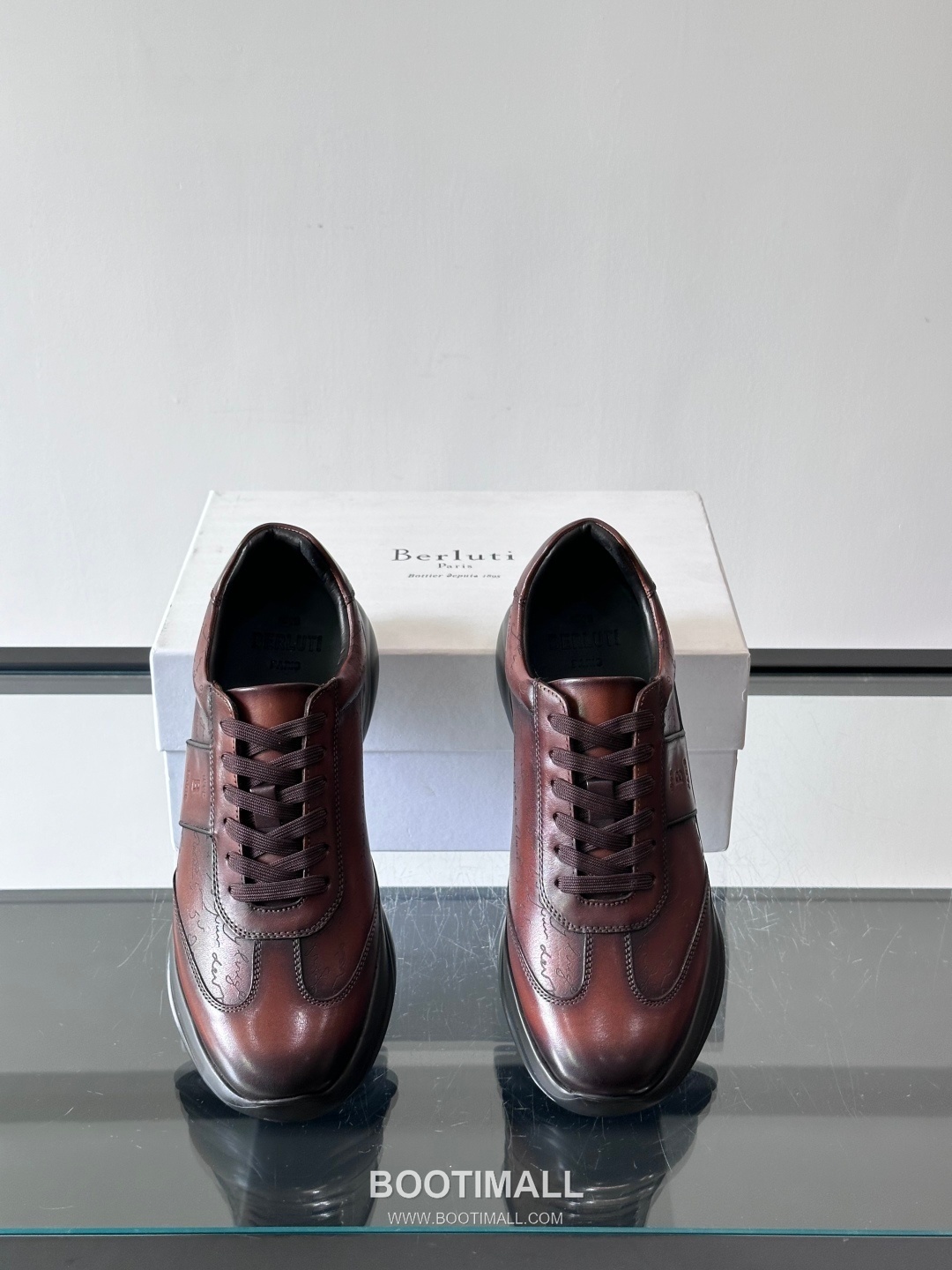 Berluti Calfskin Low Sneakers with Embossed Logo Detail 벨루티 카프스킨 로우 스니커즈 엠보싱 로고 디테일 4.5cm 6