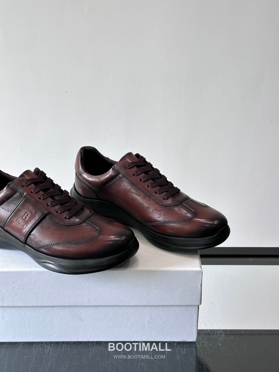 Berluti Calfskin Low Sneakers with Embossed Logo Detail 벨루티 카프스킨 로우 스니커즈 엠보싱 로고 디테일 4.5cm 7