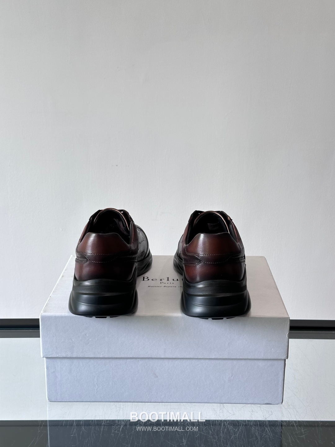 Berluti Calfskin Low Sneakers with Embossed Logo Detail 벨루티 카프스킨 로우 스니커즈 엠보싱 로고 디테일 4.5cm 8