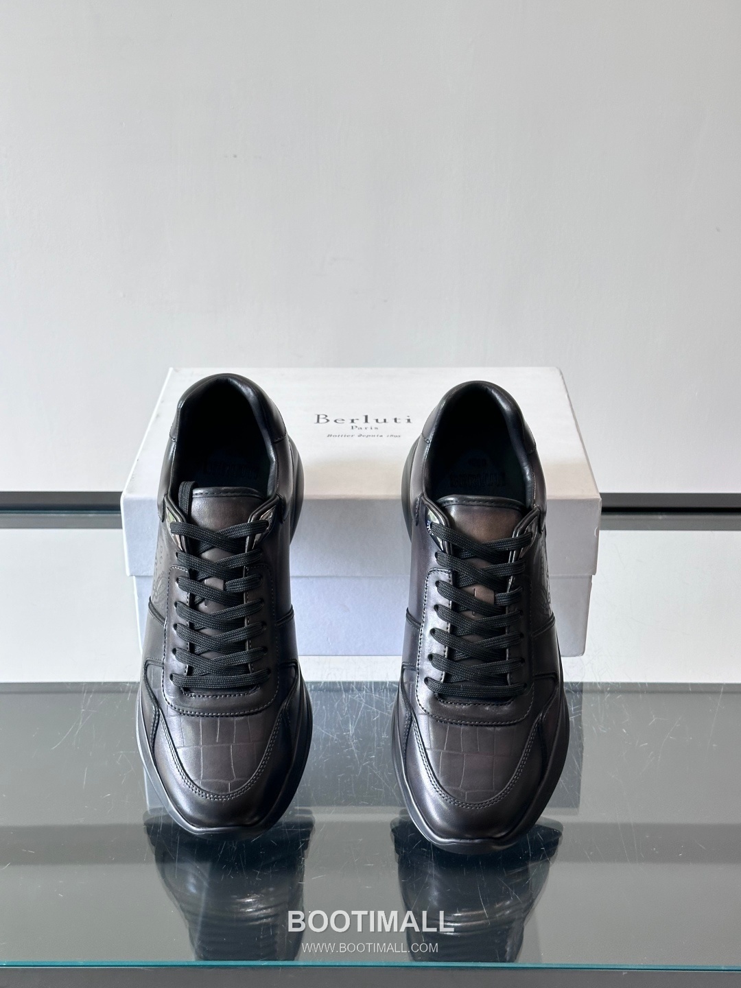 Berluti Calfskin Low Sneakers with Embossed Logo Detail 벨루티 카프스킨 로우 스니커즈 엠보싱 로고 디테일 4.5cm 6