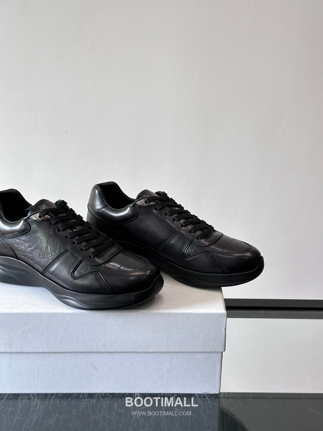 Berluti Calfskin Low Sneakers with Embossed Logo Detail 벨루티 카프스킨 로우 스니커즈 엠보싱 로고 디테일 4.5cm 7
