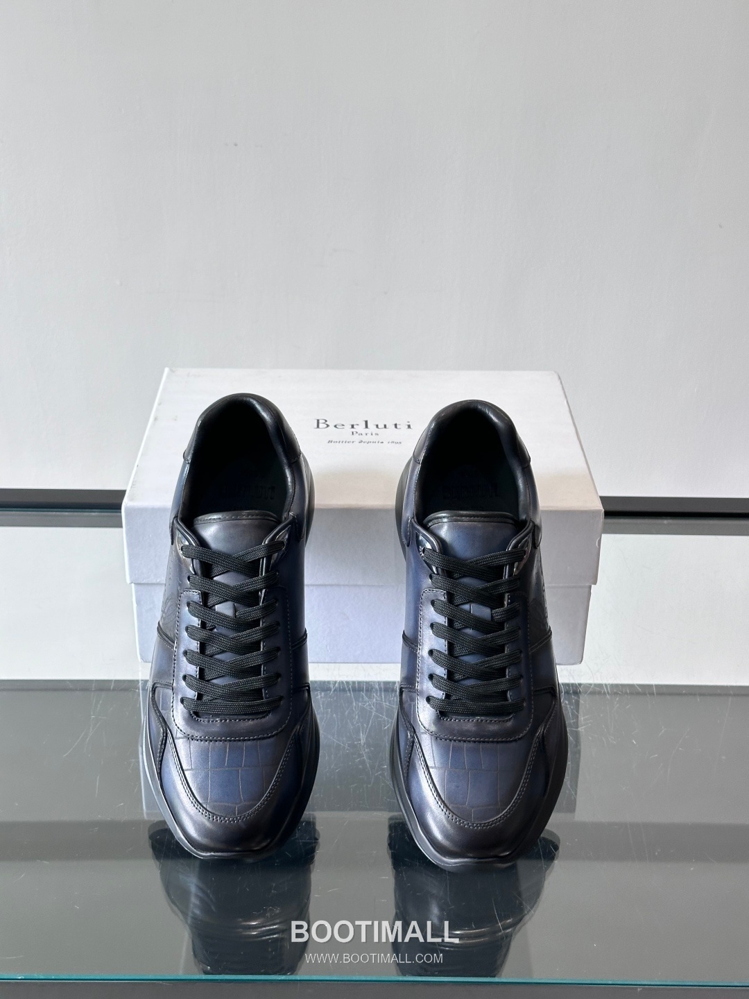 Berluti Calfskin Low Sneakers with Embossed Logo Detail 벨루티 카프스킨 로우 스니커즈 엠보싱 로고 디테일 4.5cm 6