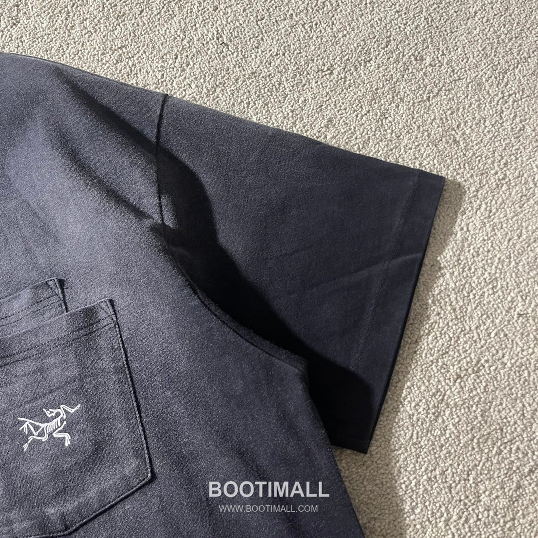 Arc’teryx SS24 Cotton Double Yarn Vintage Wash Pocket Logo Short Sleeve T-Shirt 아크테릭스 SS24 코튼 더블얀 빈티지 워싱 포켓 로고 반팔 티셔츠 4