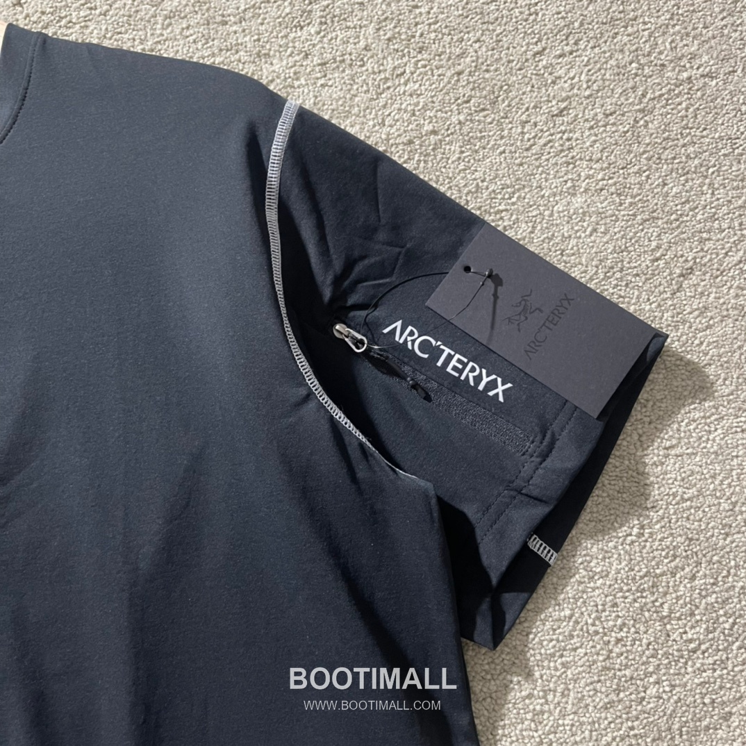 Arc’teryx SS24 Polyester Blend Colorblock Zip Pocket Quick-Dry Short Sleeve T-Shirt 아크테릭스 SS24 폴리에스터 혼방 컬러블록 지퍼포켓 퀵드라이 반팔 티셔츠 4