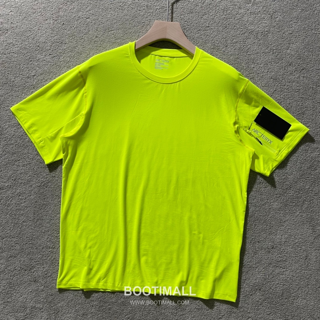 Arc’teryx SS24 Polyester Blend Colorblock Zip Pocket Quick-Dry Short Sleeve T-Shirt 아크테릭스 SS24 폴리에스터 혼방 컬러블록 지퍼포켓 퀵드라이 반팔 티셔츠 1