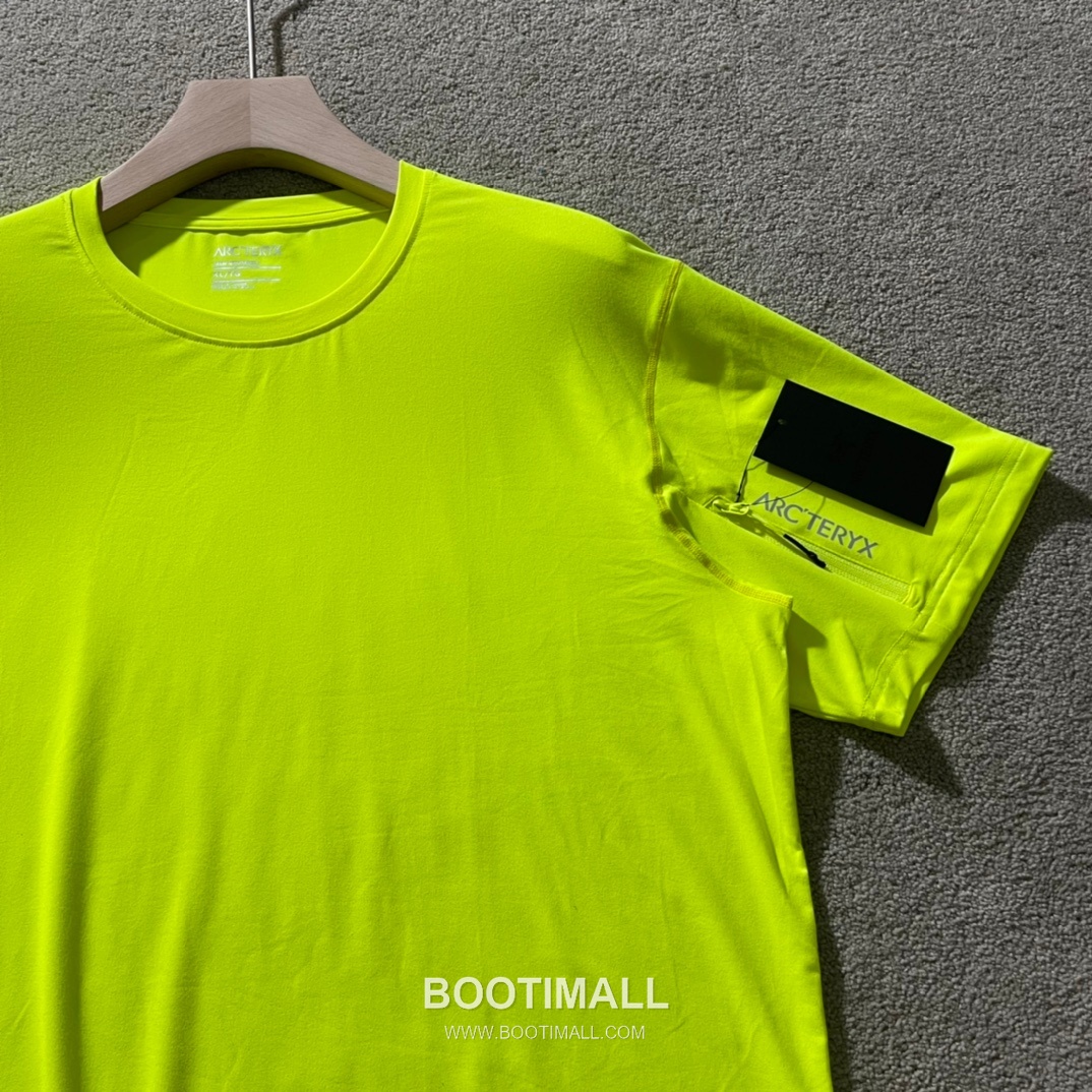 Arc’teryx SS24 Polyester Blend Colorblock Zip Pocket Quick-Dry Short Sleeve T-Shirt 아크테릭스 SS24 폴리에스터 혼방 컬러블록 지퍼포켓 퀵드라이 반팔 티셔츠 2