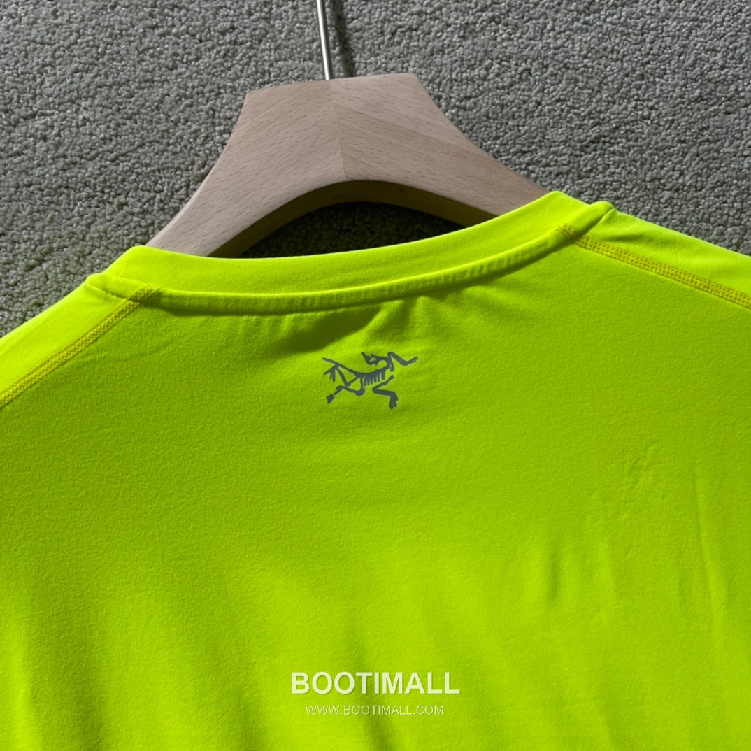Arc’teryx SS24 Polyester Blend Colorblock Zip Pocket Quick-Dry Short Sleeve T-Shirt 아크테릭스 SS24 폴리에스터 혼방 컬러블록 지퍼포켓 퀵드라이 반팔 티셔츠 9