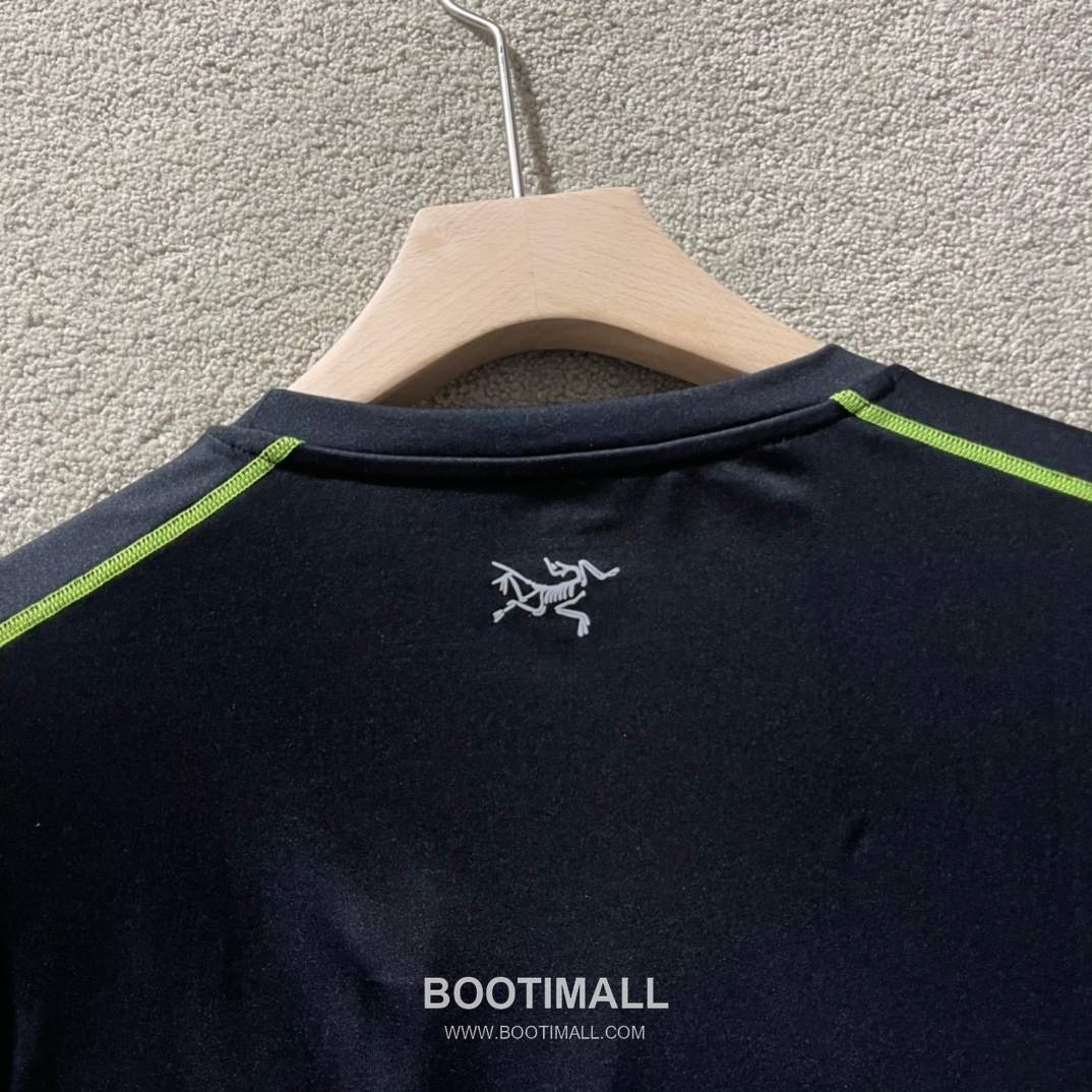 Arc’teryx SS24 Polyester Blend Colorblock Zip Pocket Quick-Dry Short Sleeve T-Shirt 아크테릭스 SS24 폴리에스터 혼방 컬러블록 지퍼포켓 퀵드라이 반팔 티셔츠 9