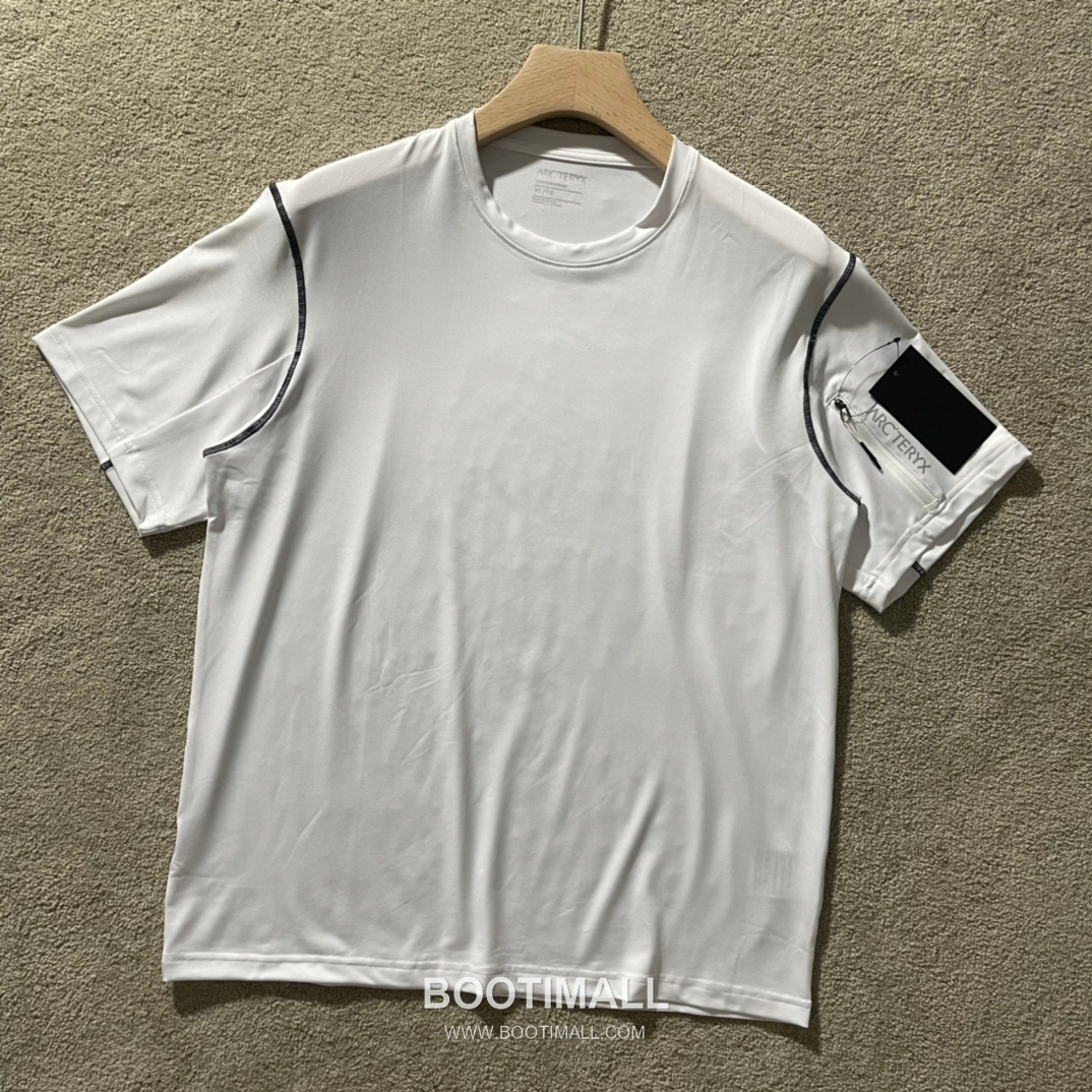 Arc’teryx SS24 Polyester Blend Colorblock Zip Pocket Quick-Dry Short Sleeve T-Shirt 아크테릭스 SS24 폴리에스터 혼방 컬러블록 지퍼포켓 퀵드라이 반팔 티셔츠 1