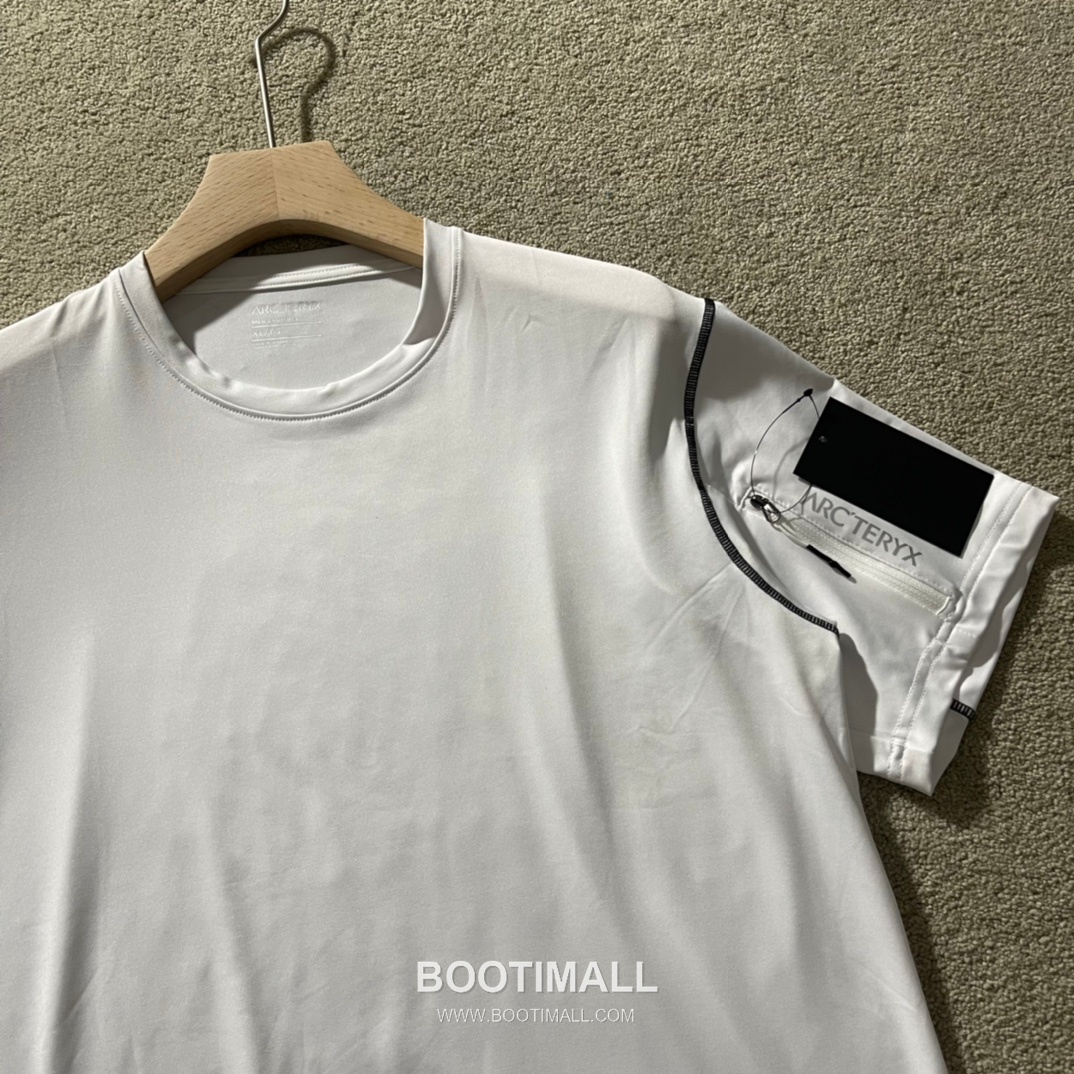 Arc’teryx SS24 Polyester Blend Colorblock Zip Pocket Quick-Dry Short Sleeve T-Shirt 아크테릭스 SS24 폴리에스터 혼방 컬러블록 지퍼포켓 퀵드라이 반팔 티셔츠 2