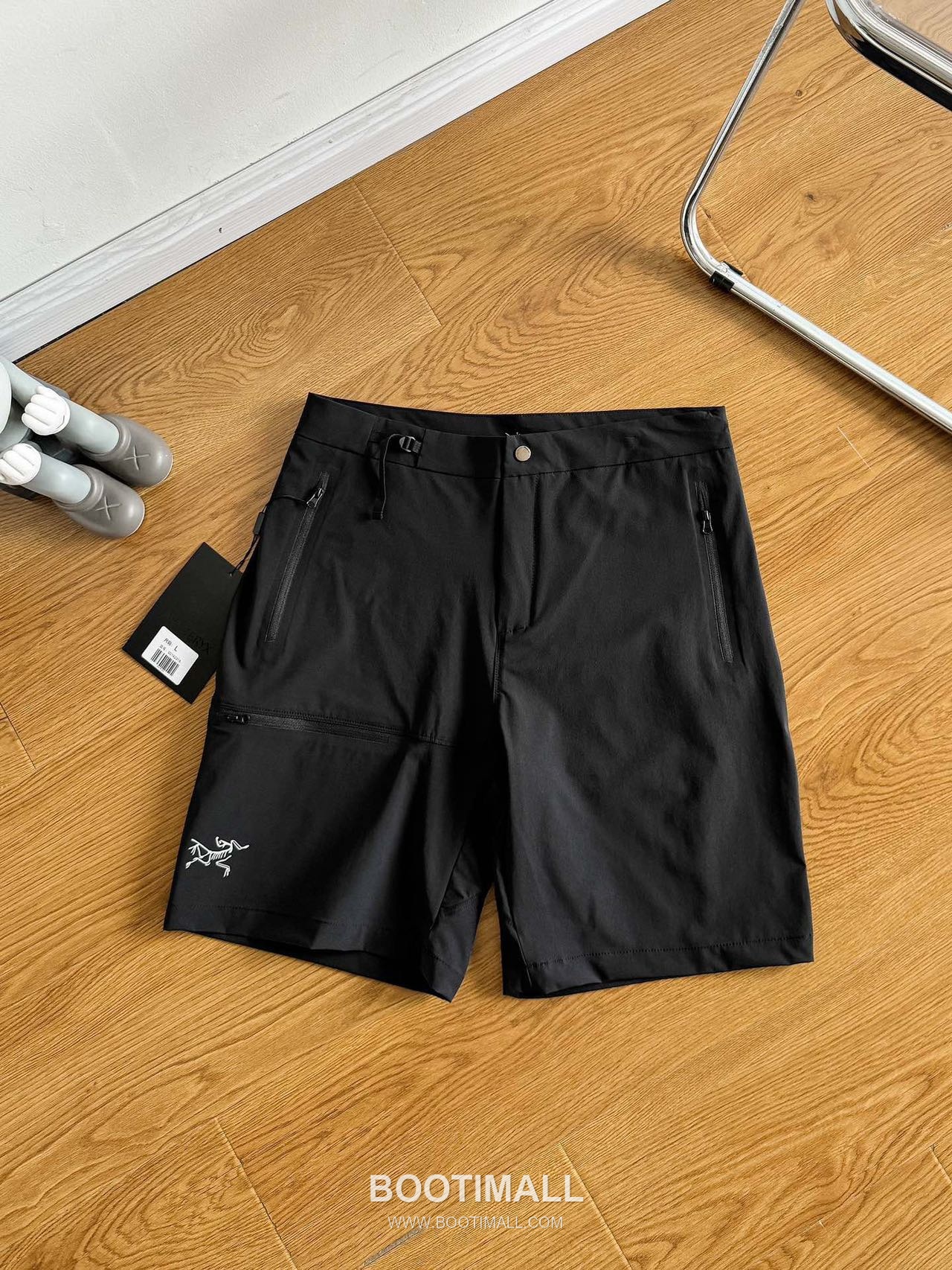 Arc’teryx SS25 TerraTex Nylon Blend Stretch Water-Repellent Multi Pocket Cargo Shorts 아크테릭스 SS25 테라텍스 나일론 혼방 스트레치 발수 멀티포켓 카고 반바지 2