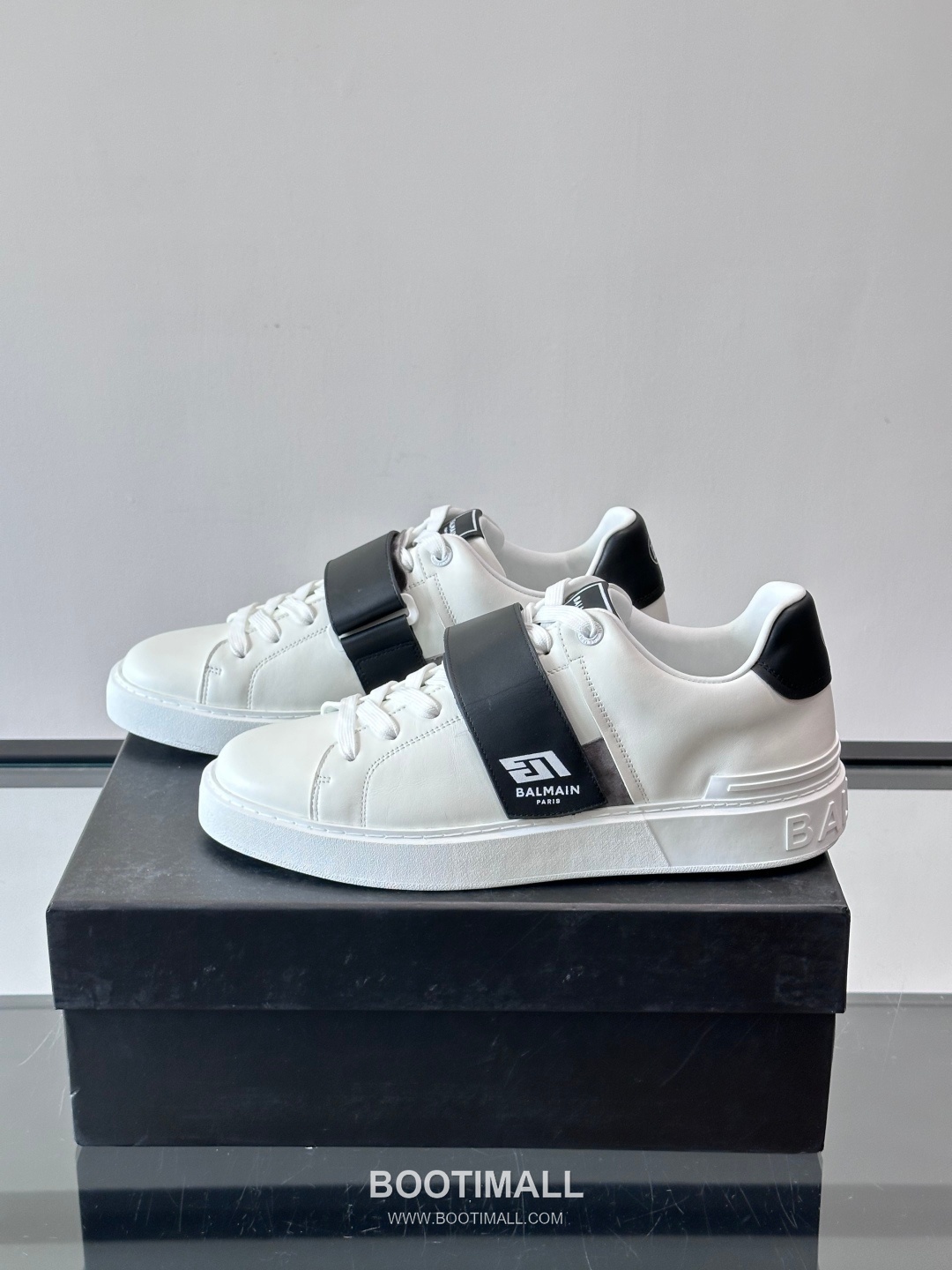 Balmain Velcro Calfskin Leather Low Sneakers with Logo Strap Detail 발망 벨크로 카프스킨 레더 로우 스니커즈 로고 스트랩 디테일 3cm 3