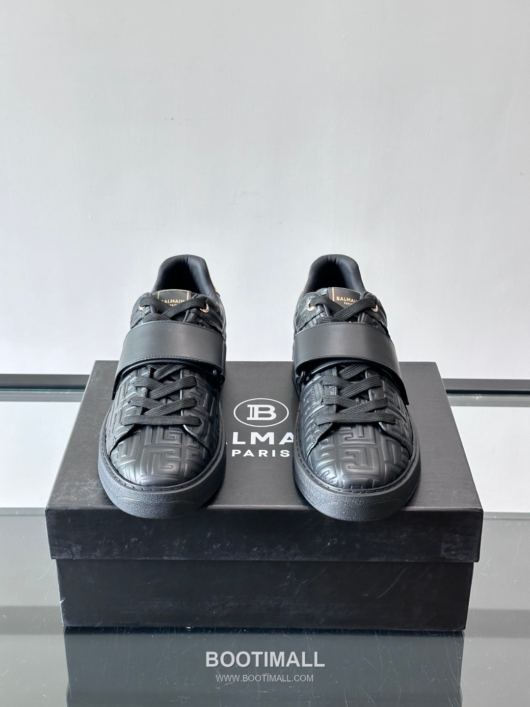 Balmain Velcro Calfskin Leather Low Sneakers with Logo Strap Detail 발망 벨크로 카프스킨 레더 로우 스니커즈 로고 스트랩 디테일 3cm 2