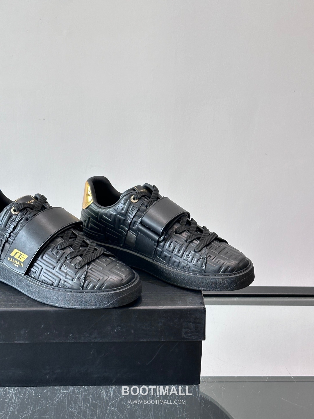 Balmain Velcro Calfskin Leather Low Sneakers with Logo Strap Detail 발망 벨크로 카프스킨 레더 로우 스니커즈 로고 스트랩 디테일 3cm 7