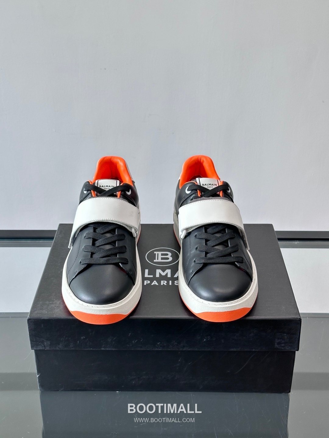 Balmain Velcro Calfskin Leather Low Sneakers with Logo Strap Detail 발망 벨크로 카프스킨 레더 로우 스니커즈 로고 스트랩 디테일 3cm 2