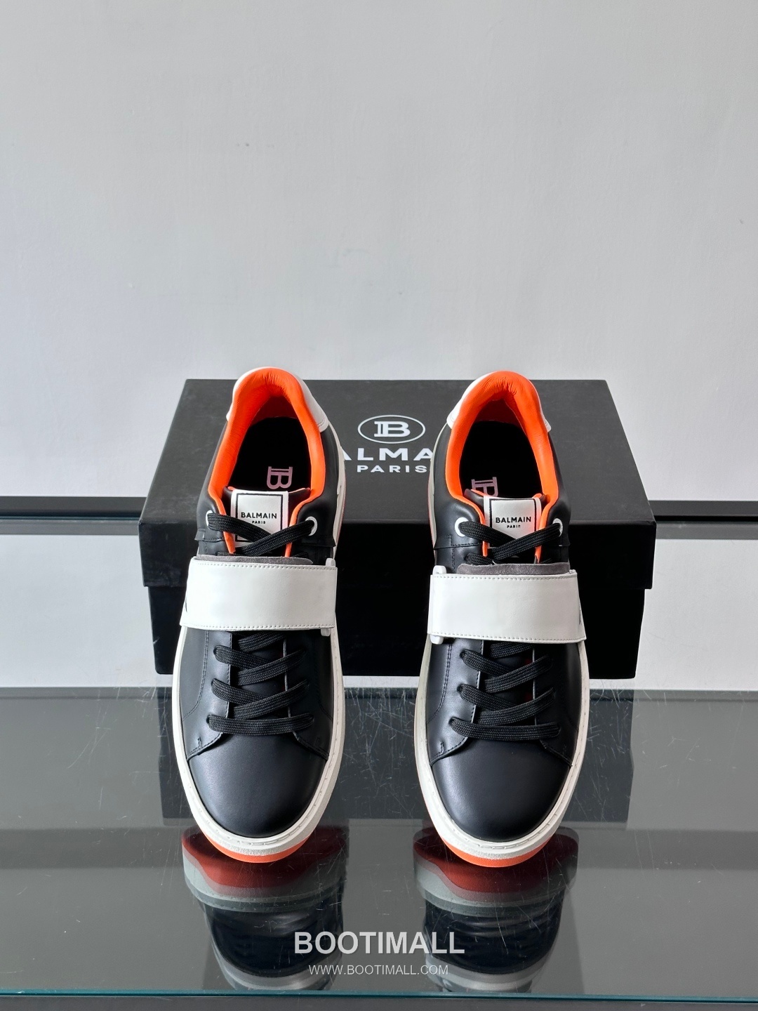 Balmain Velcro Calfskin Leather Low Sneakers with Logo Strap Detail 발망 벨크로 카프스킨 레더 로우 스니커즈 로고 스트랩 디테일 3cm 6