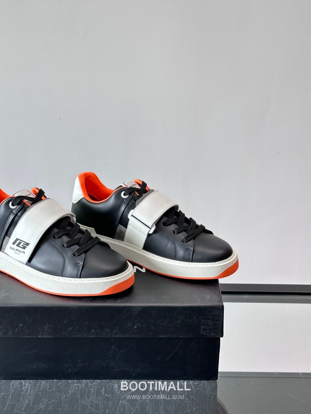 Balmain Velcro Calfskin Leather Low Sneakers with Logo Strap Detail 발망 벨크로 카프스킨 레더 로우 스니커즈 로고 스트랩 디테일 3cm 7