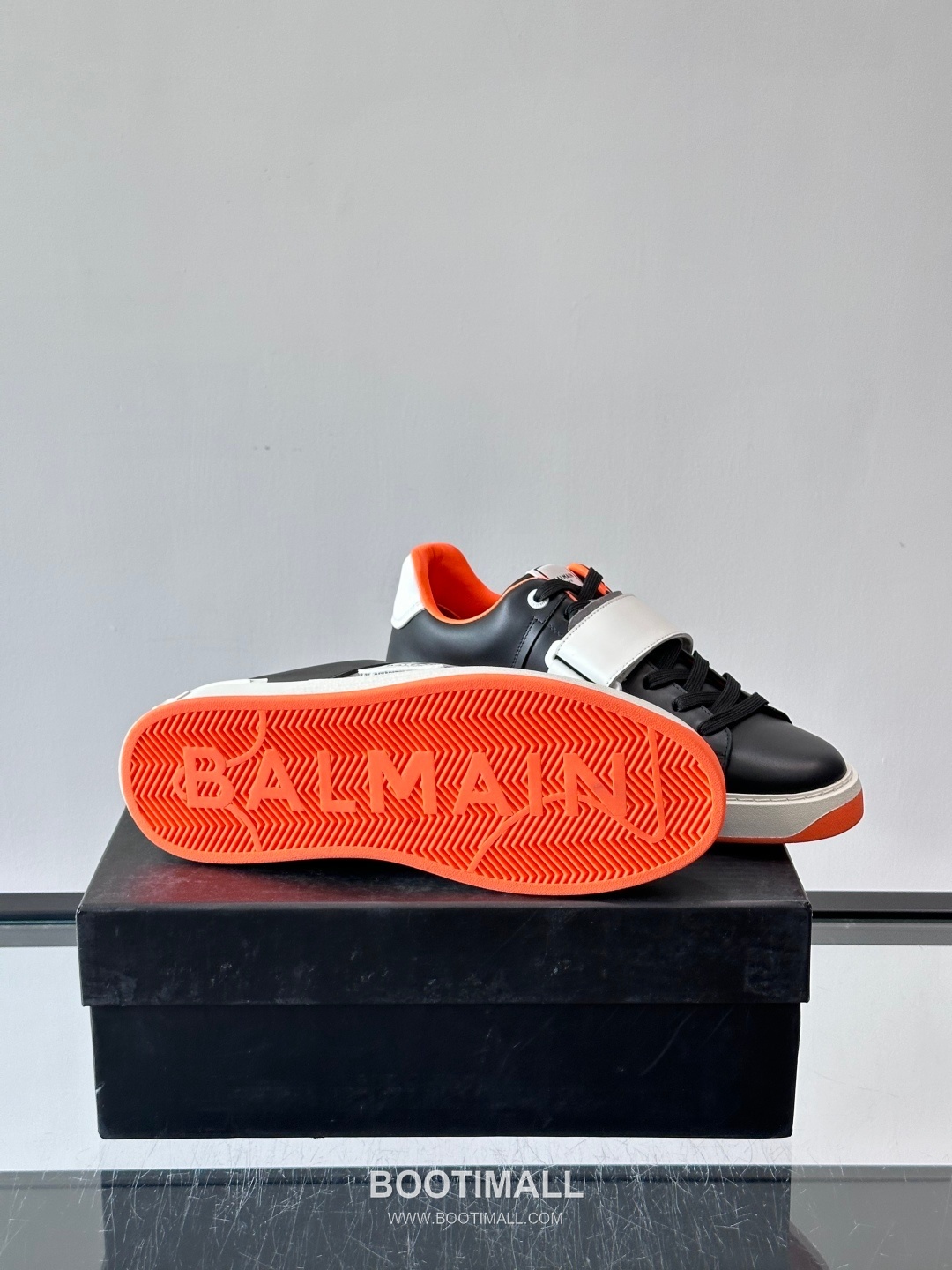 Balmain Velcro Calfskin Leather Low Sneakers with Logo Strap Detail 발망 벨크로 카프스킨 레더 로우 스니커즈 로고 스트랩 디테일 3cm 9