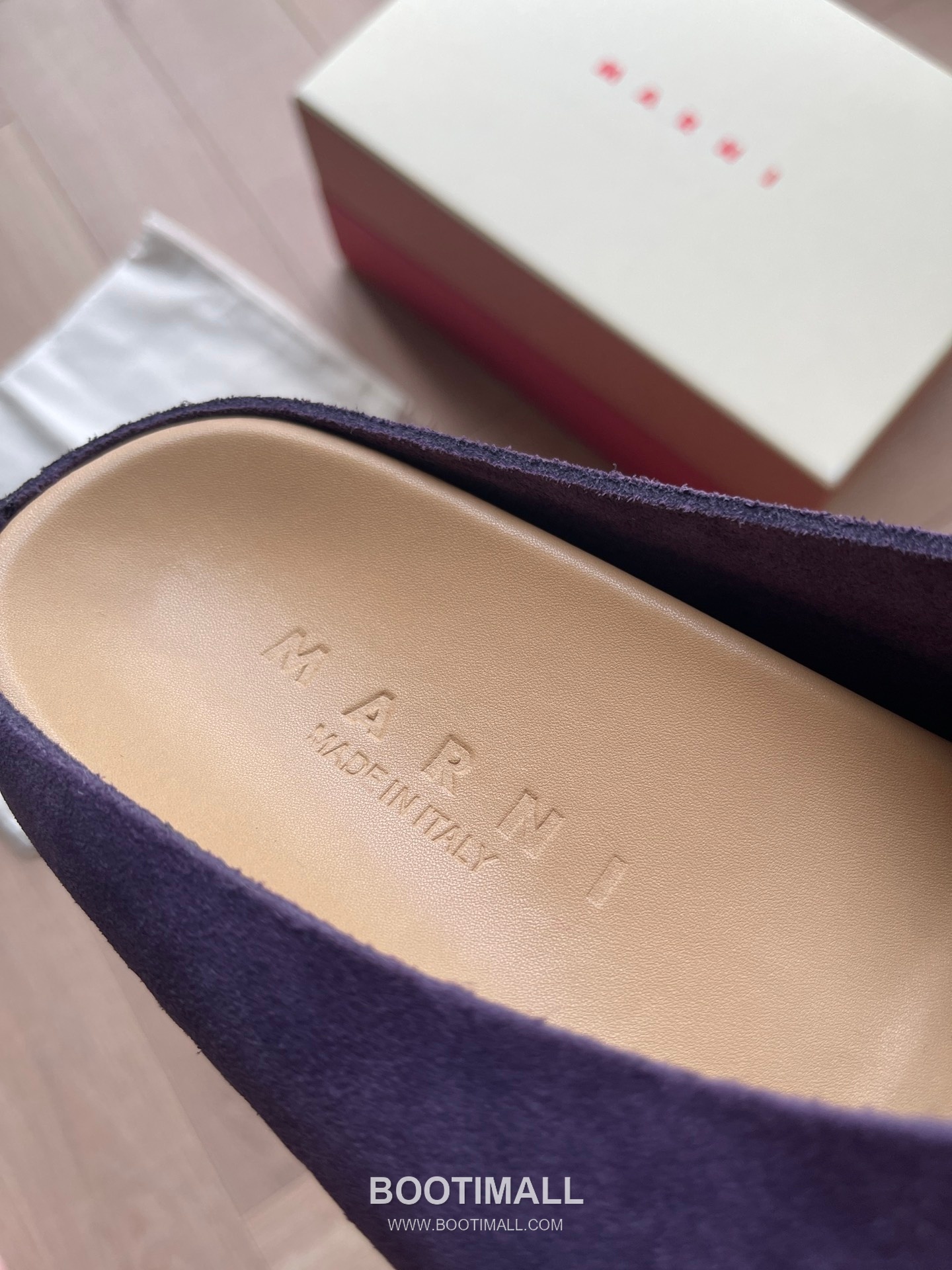 Marni Suede Leather Low Sneakers with Minimalist Design Detail 마르니 스웨이드 레더 로우 스니커즈 미니멀 디자인 디테일 3cm 6