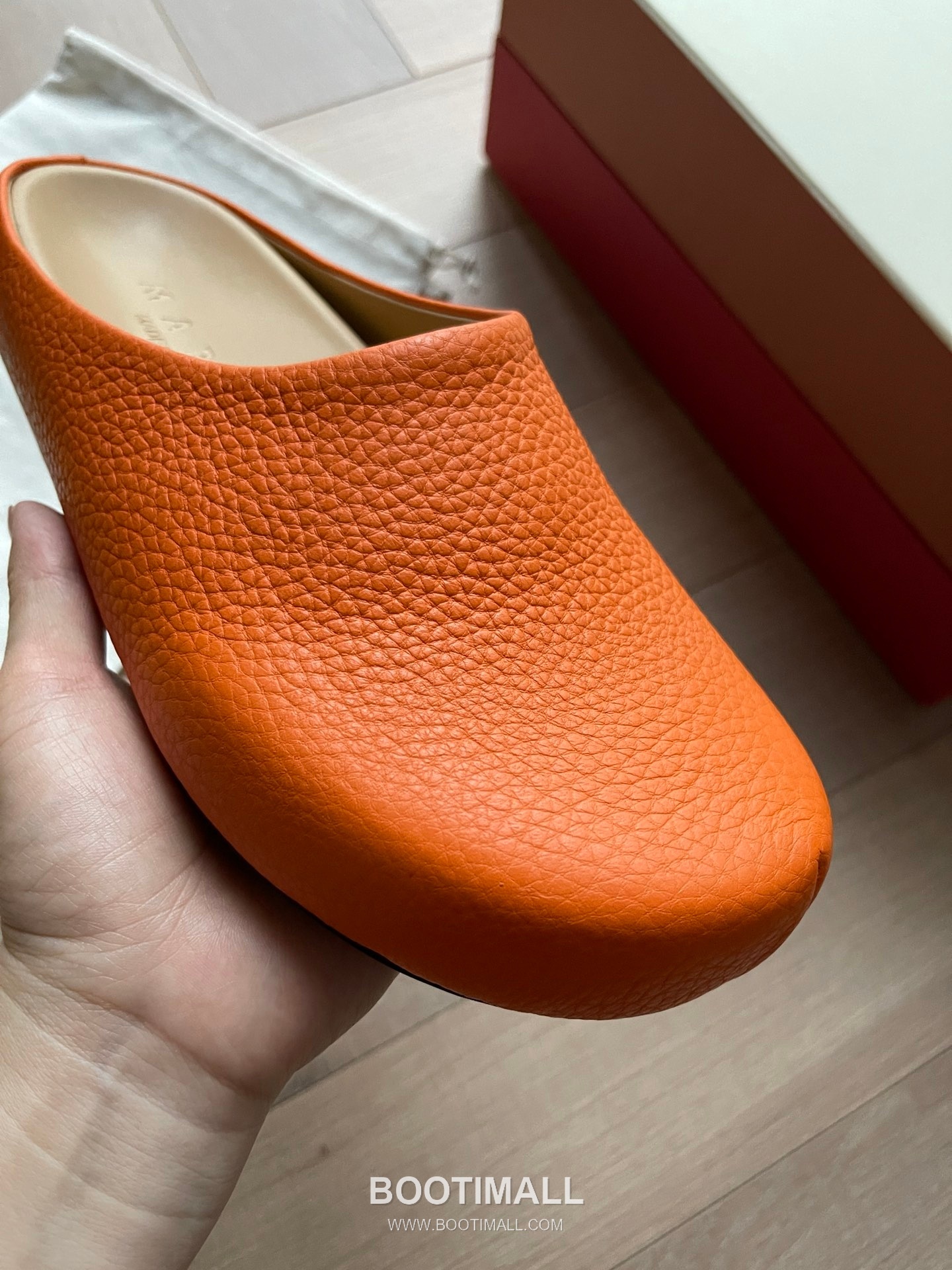 Marni Suede Leather Low Sneakers with Minimalist Design Detail 마르니 스웨이드 레더 로우 스니커즈 미니멀 디자인 디테일 3cm 7