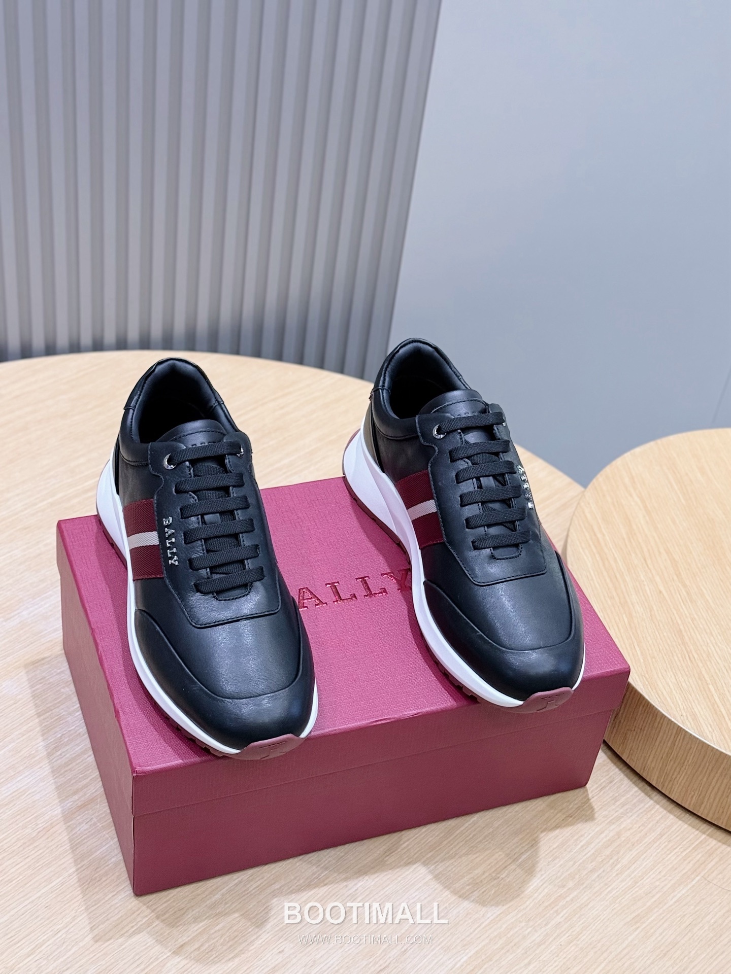 Bally Outline Calfskin Leather Low Sneakers with Stripe Logo Detail 발리 아웃라인 카프스킨 레더 로우 스니커즈 스트라이프 로고 디테일 3cm 1
