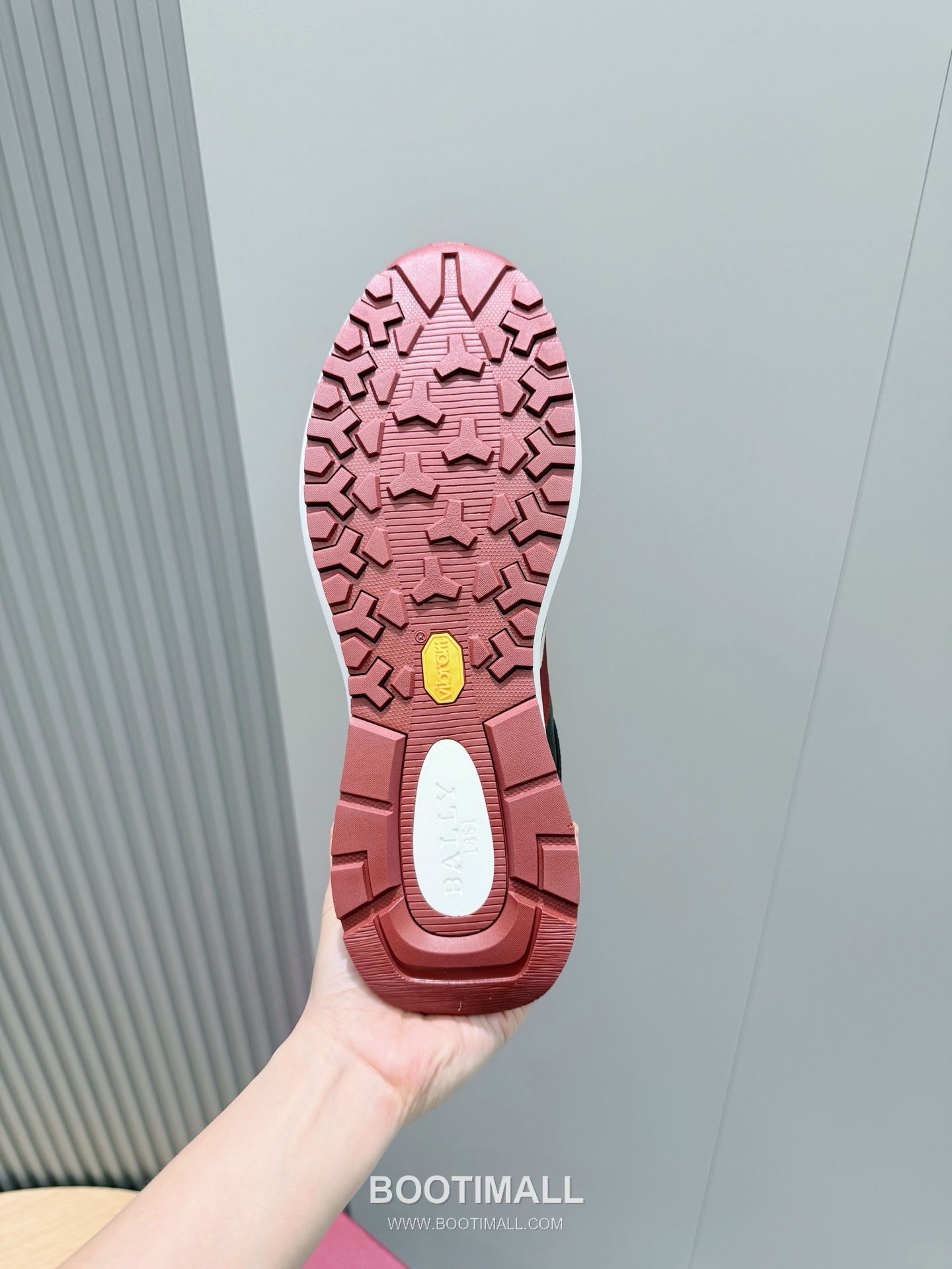 Bally Outline Calfskin Leather Low Sneakers with Stripe Logo Detail 발리 아웃라인 카프스킨 레더 로우 스니커즈 스트라이프 로고 디테일 3cm 9