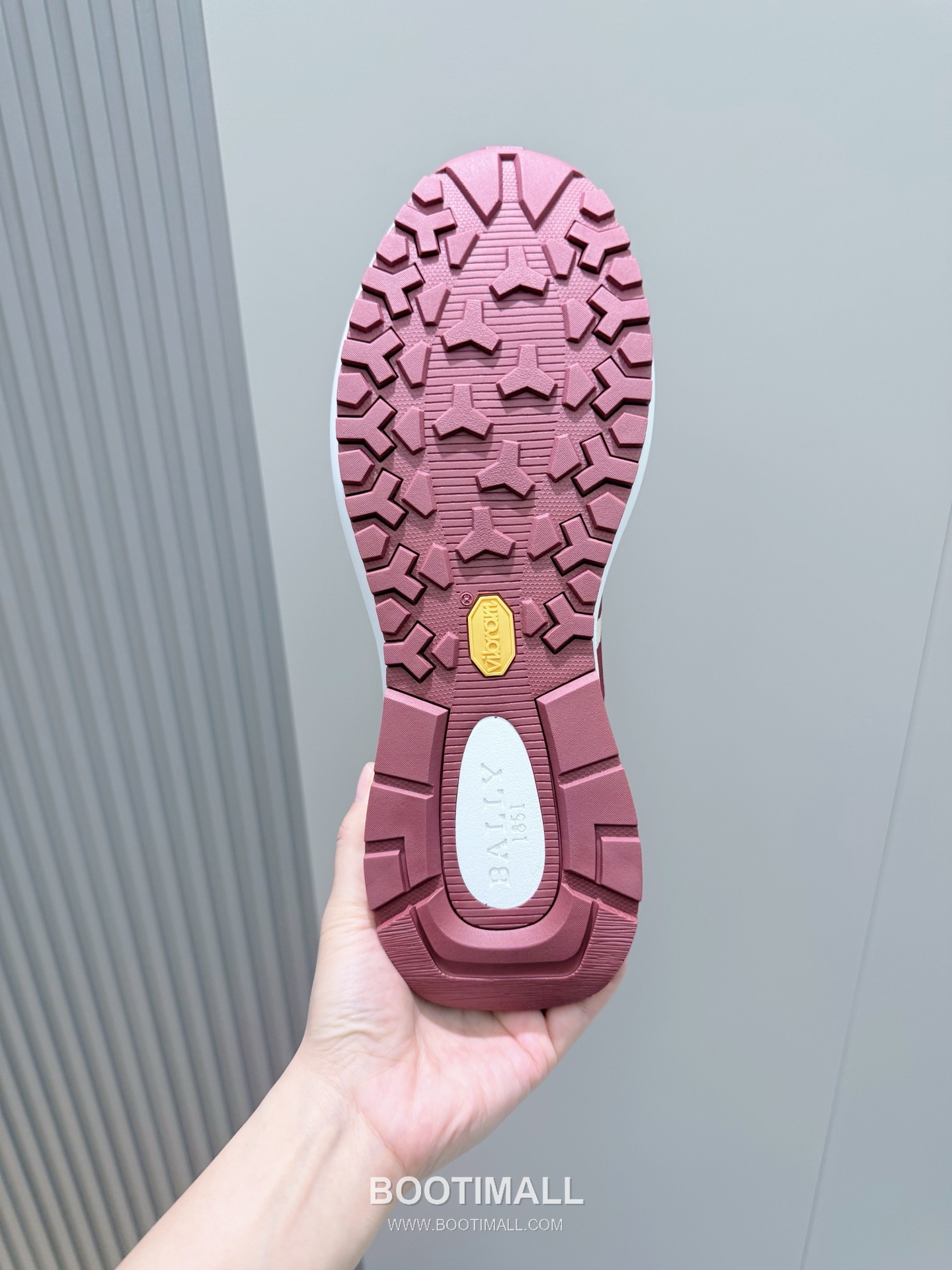 Bally Outline Calfskin Leather Low Sneakers with Stripe Logo Detail 발리 아웃라인 카프스킨 레더 로우 스니커즈 스트라이프 로고 디테일 3cm 8