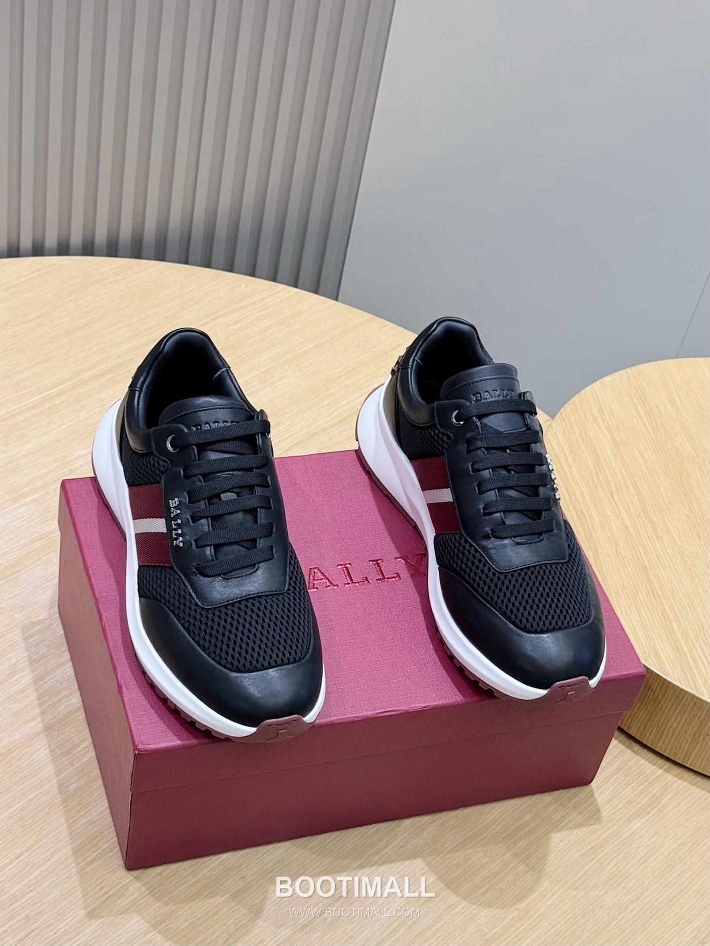 Bally Outline Calfskin Leather Low Sneakers with Stripe Logo Detail 발리 아웃라인 카프스킨 레더 로우 스니커즈 스트라이프 로고 디테일 3cm 1
