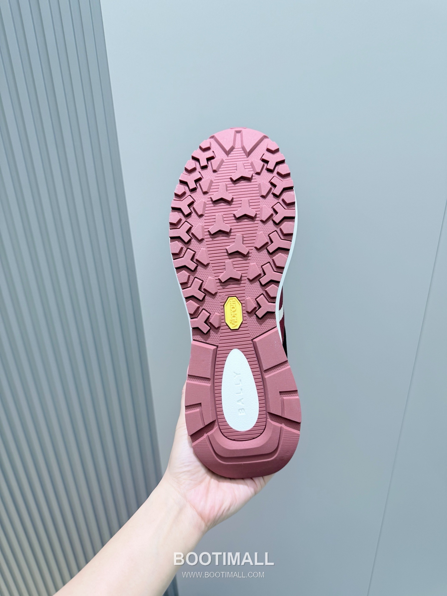 Bally Outline Calfskin Leather Low Sneakers with Stripe Logo Detail 발리 아웃라인 카프스킨 레더 로우 스니커즈 스트라이프 로고 디테일 3cm 9